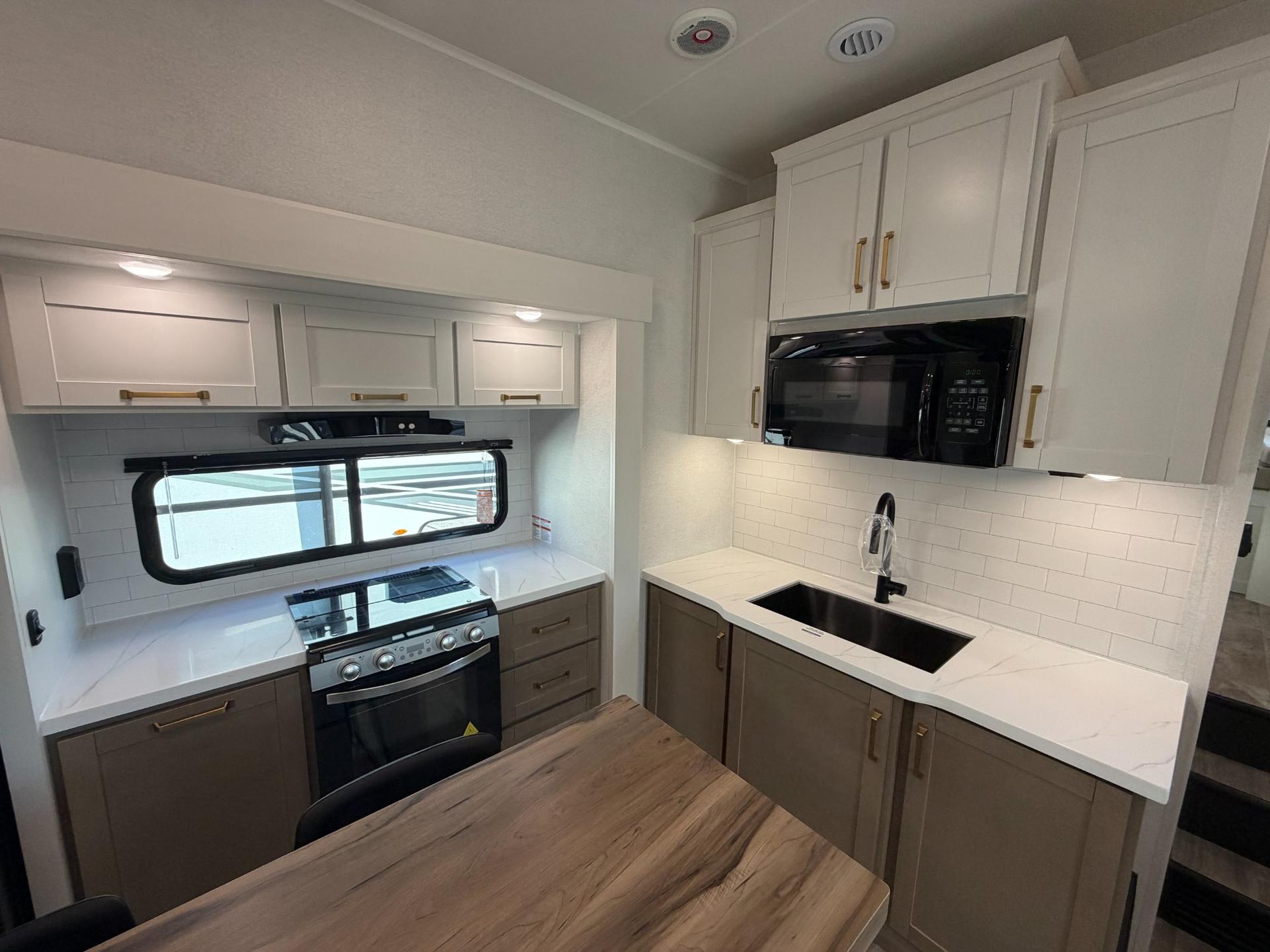 2027 Jayco 2027 Jayco Eagle - thumbnail 8
