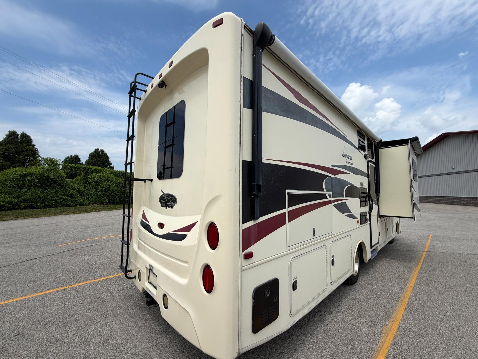 2016 Jayco 2016 Jayco Precept - thumbnail 4