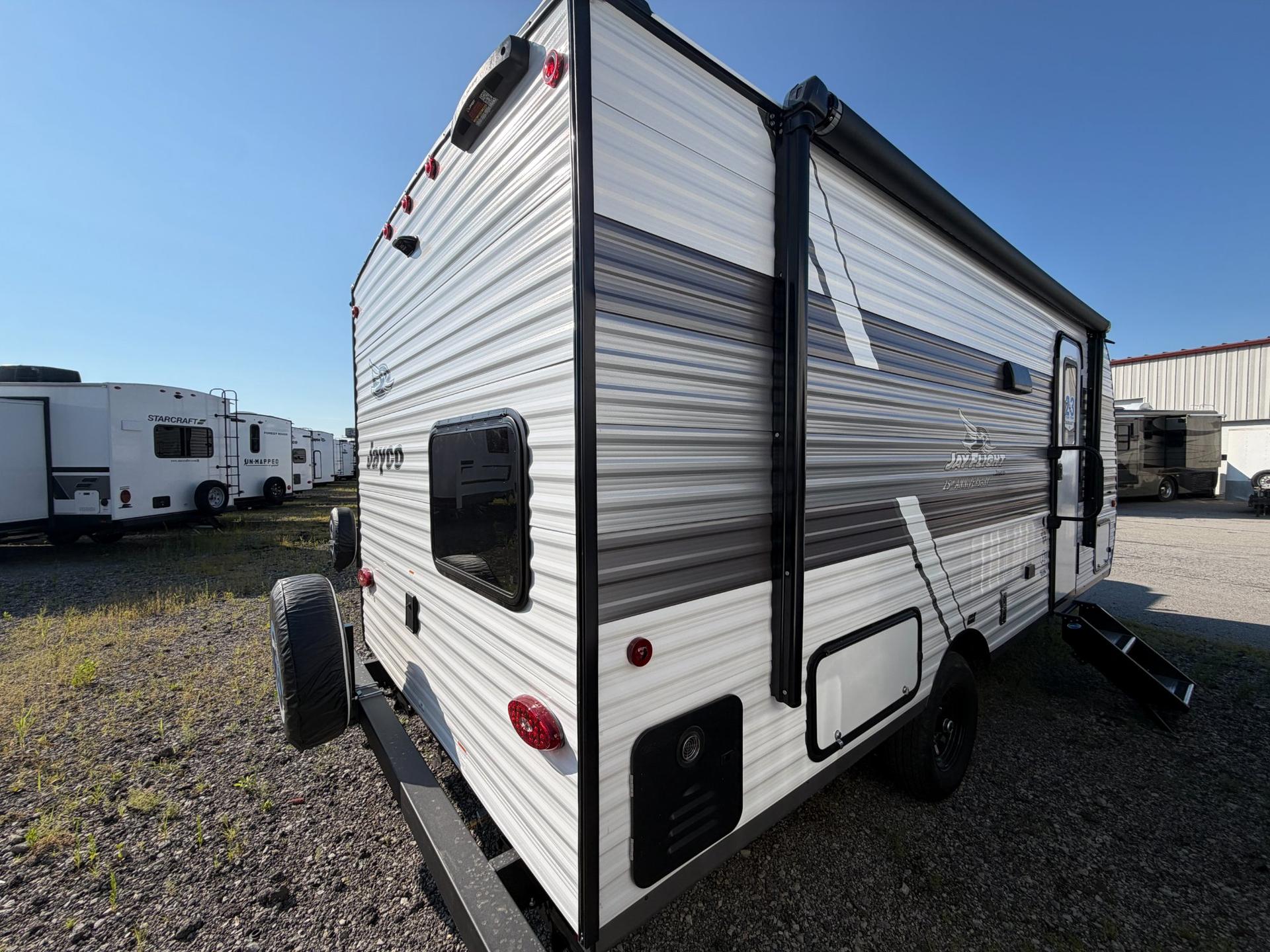 2027 Jayco 2027 Jayco Jay Flight - thumbnail 4