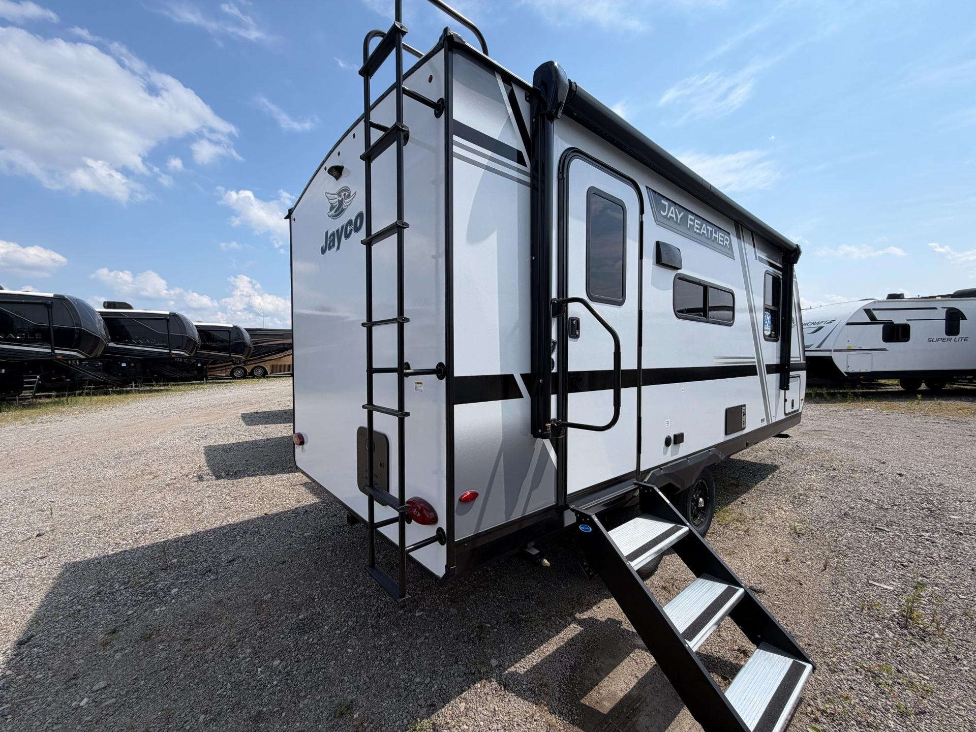 2027 Jayco 2027 Jayco Jay Feather - thumbnail 3