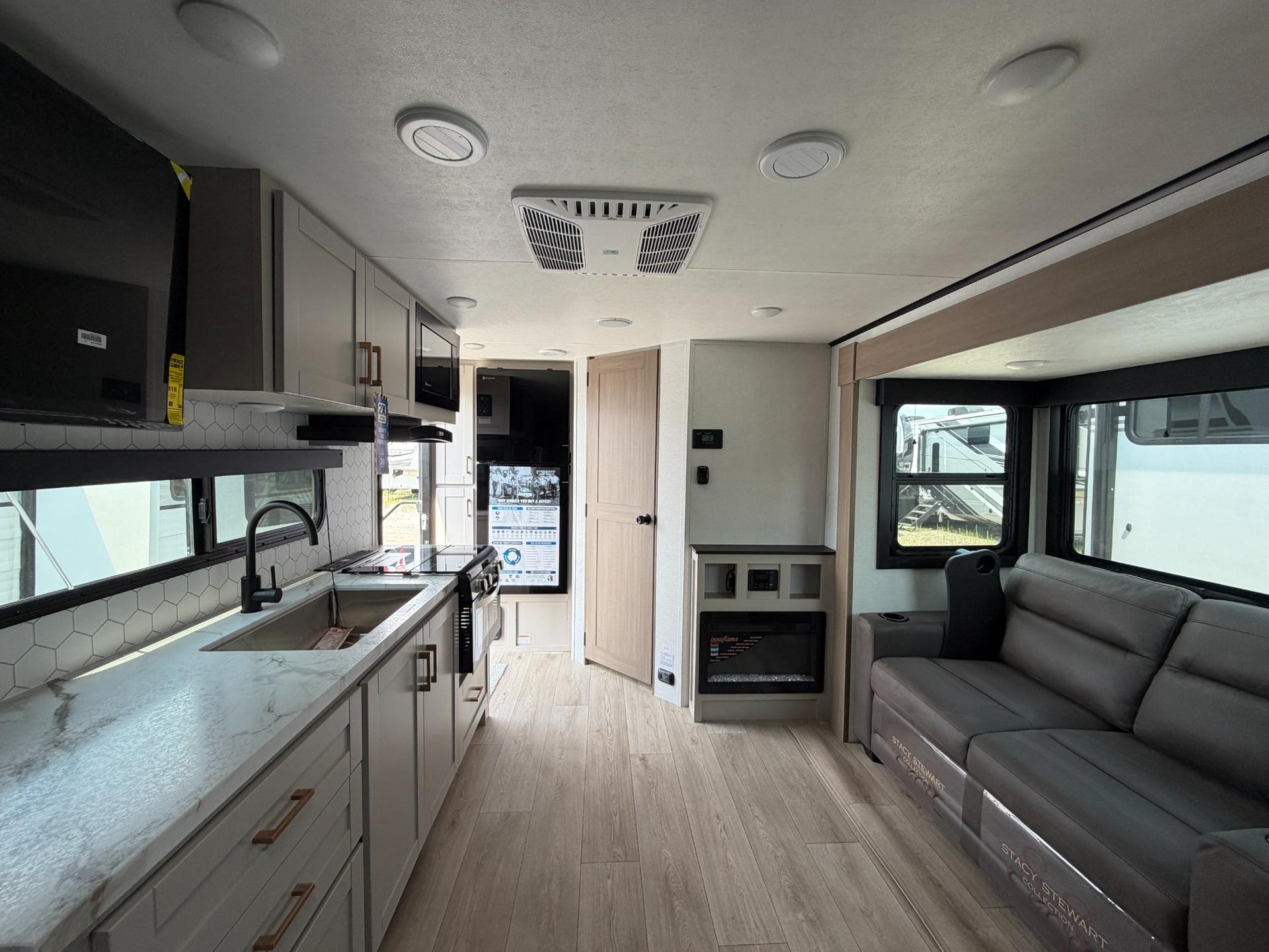 2027 Jayco 2027 Jayco Jay Feather - thumbnail 8