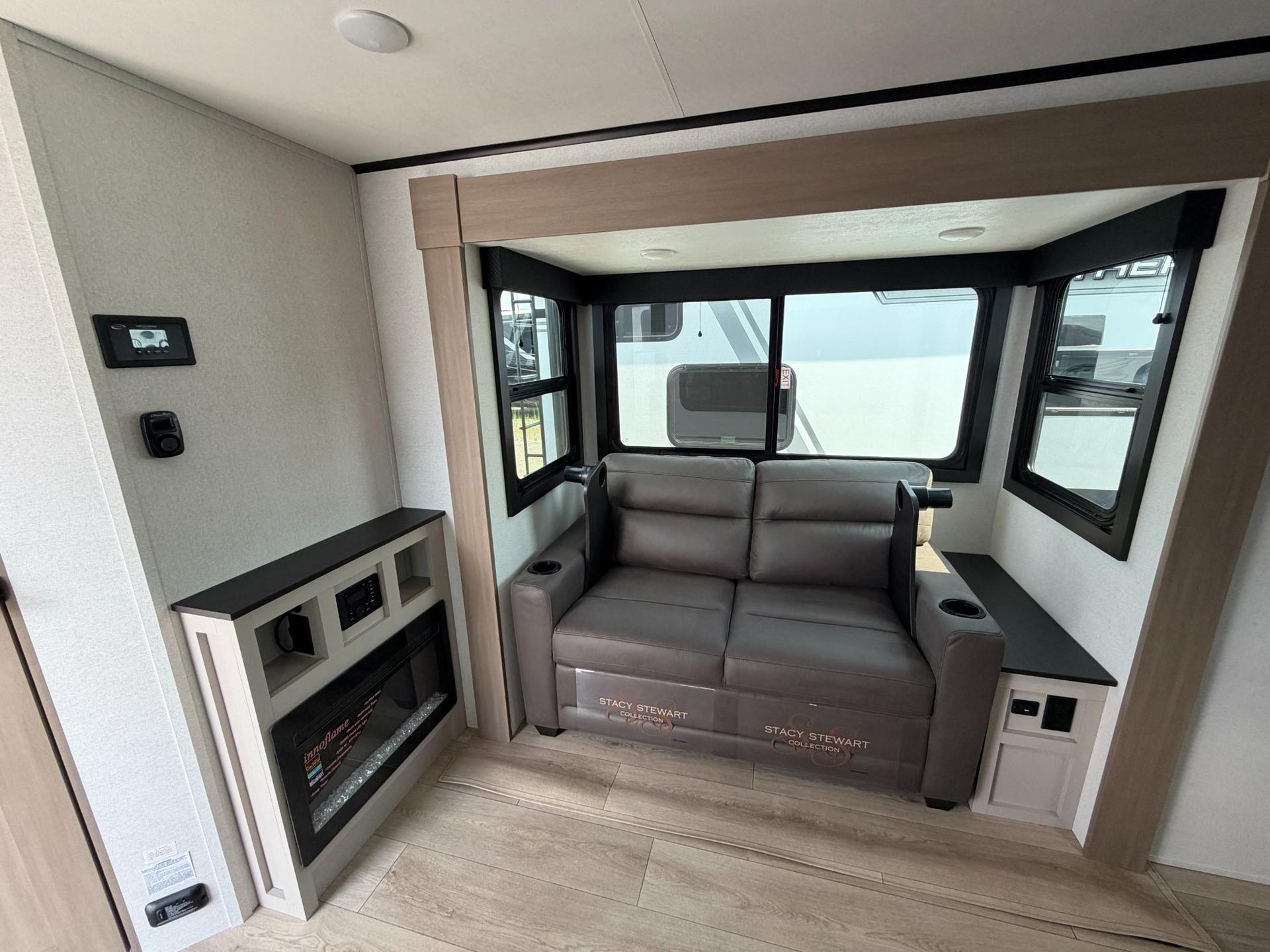 2027 Jayco 2027 Jayco Jay Feather - thumbnail 9
