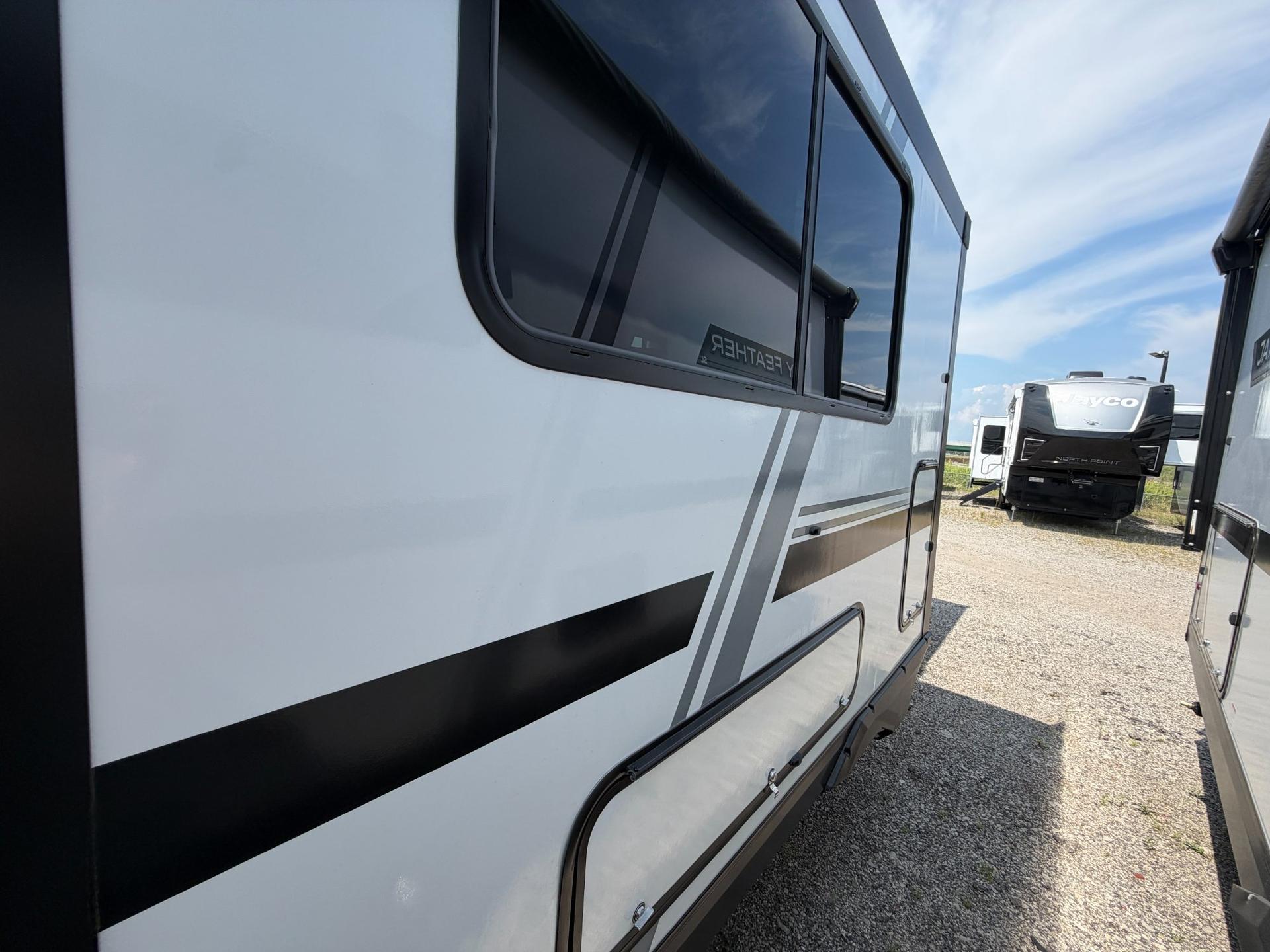 2027 Jayco 2027 Jayco Jay Feather - thumbnail 9