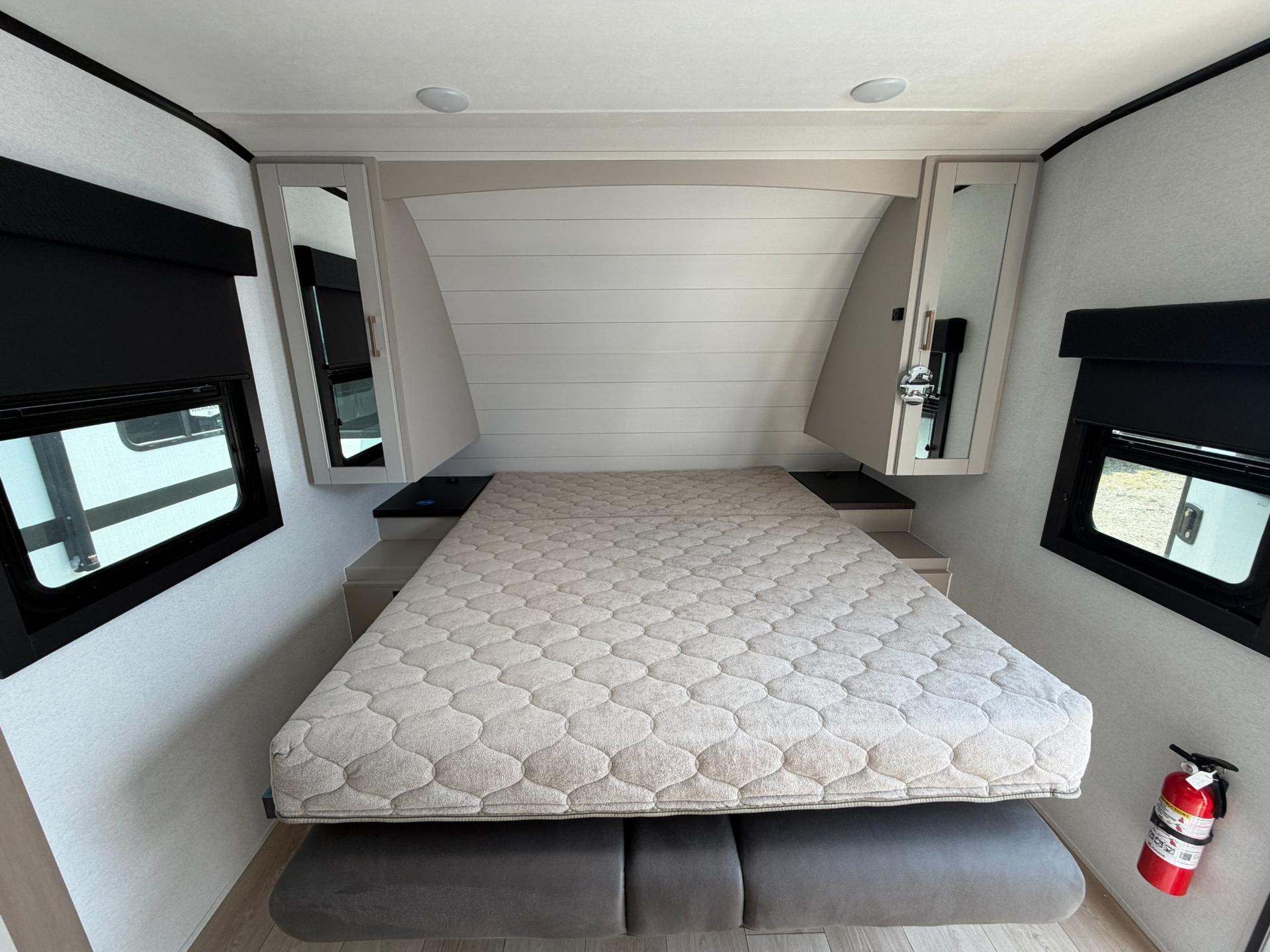 2027 Jayco 2027 Jayco Jay Feather - thumbnail 17
