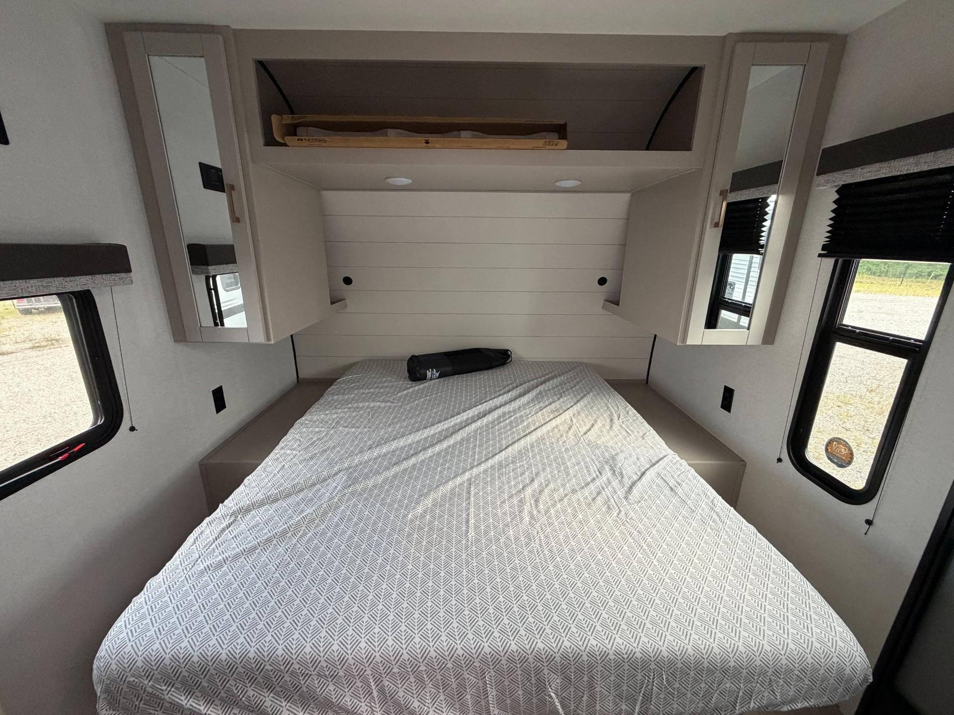 2027 Jayco 2027 Jayco Jay Flight - thumbnail 18