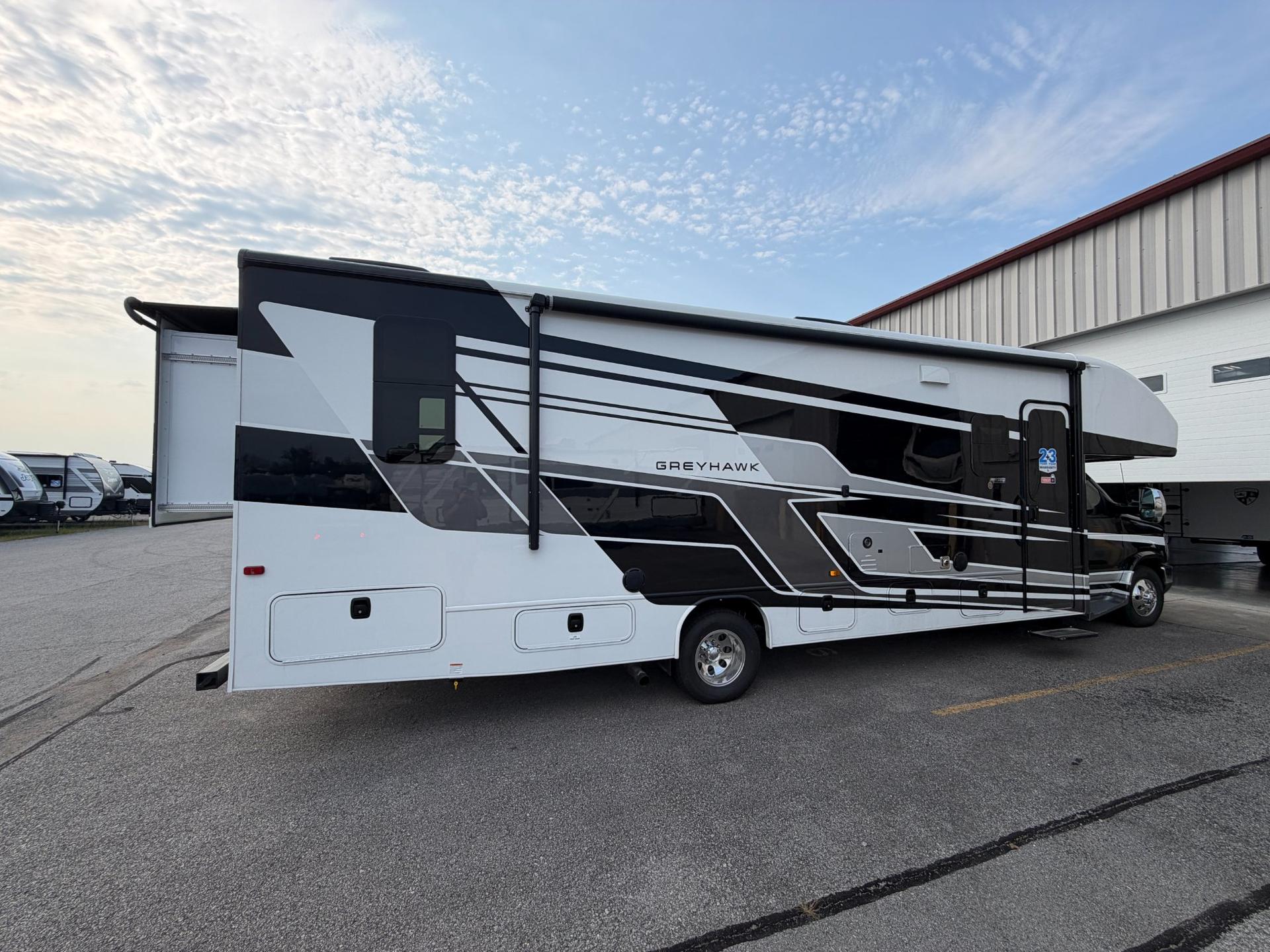 2027 Jayco 2027 Jayco Greyhawk - thumbnail 4