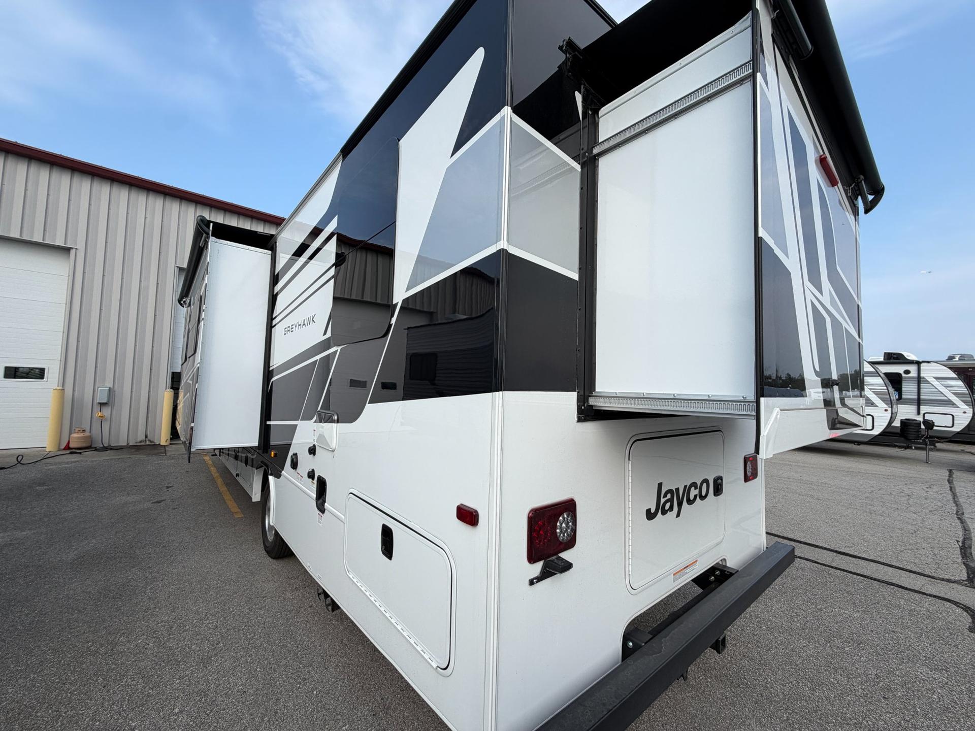 2027 Jayco 2027 Jayco Greyhawk - thumbnail 6