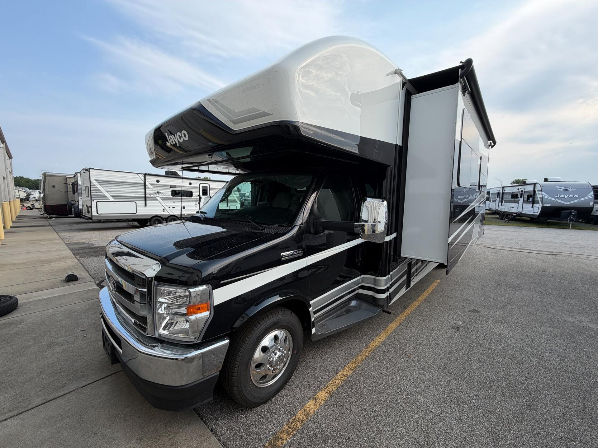 2027 Jayco 2027 Jayco Greyhawk - thumbnail 7