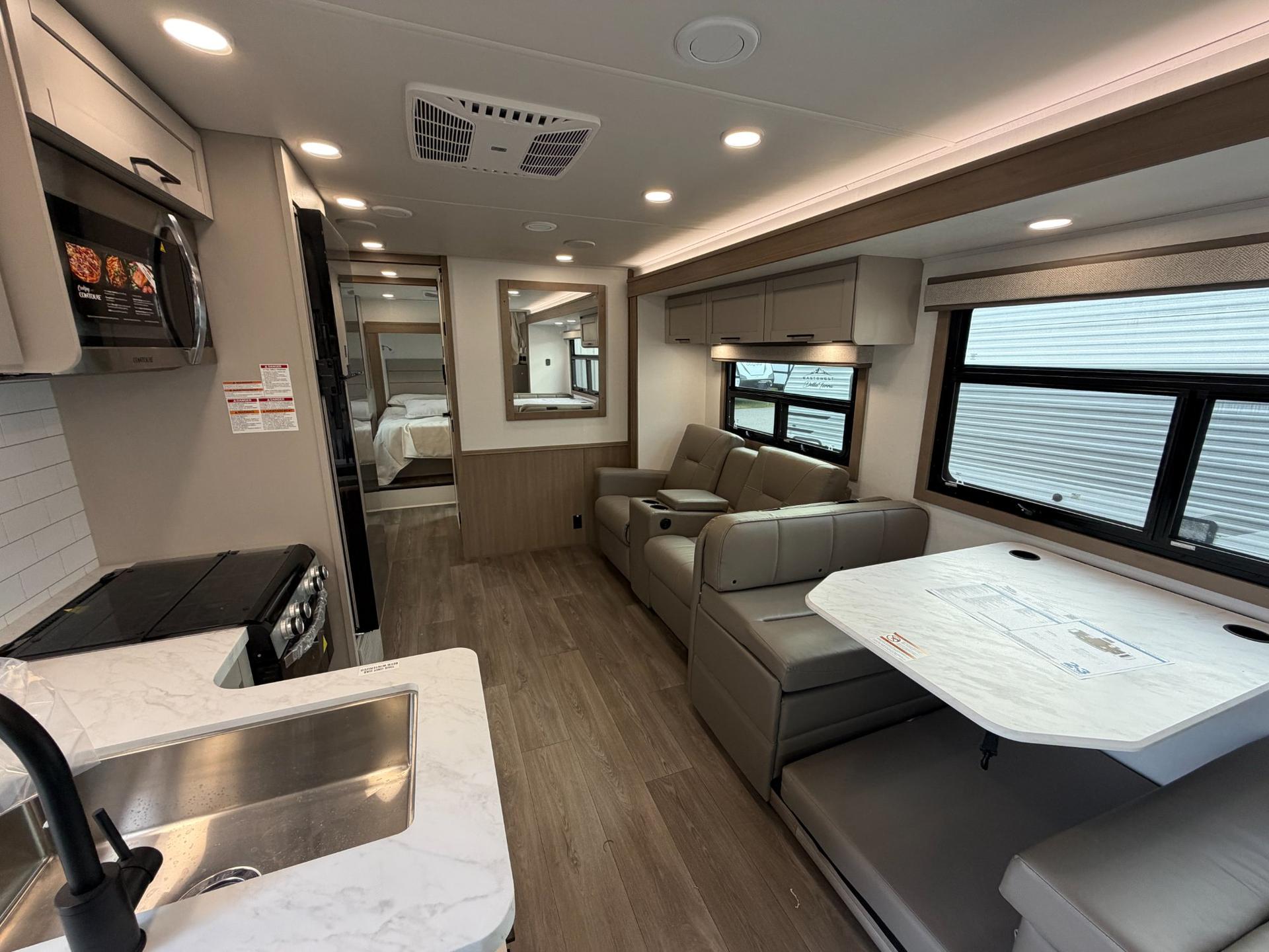 2027 Jayco 2027 Jayco Greyhawk - thumbnail 8