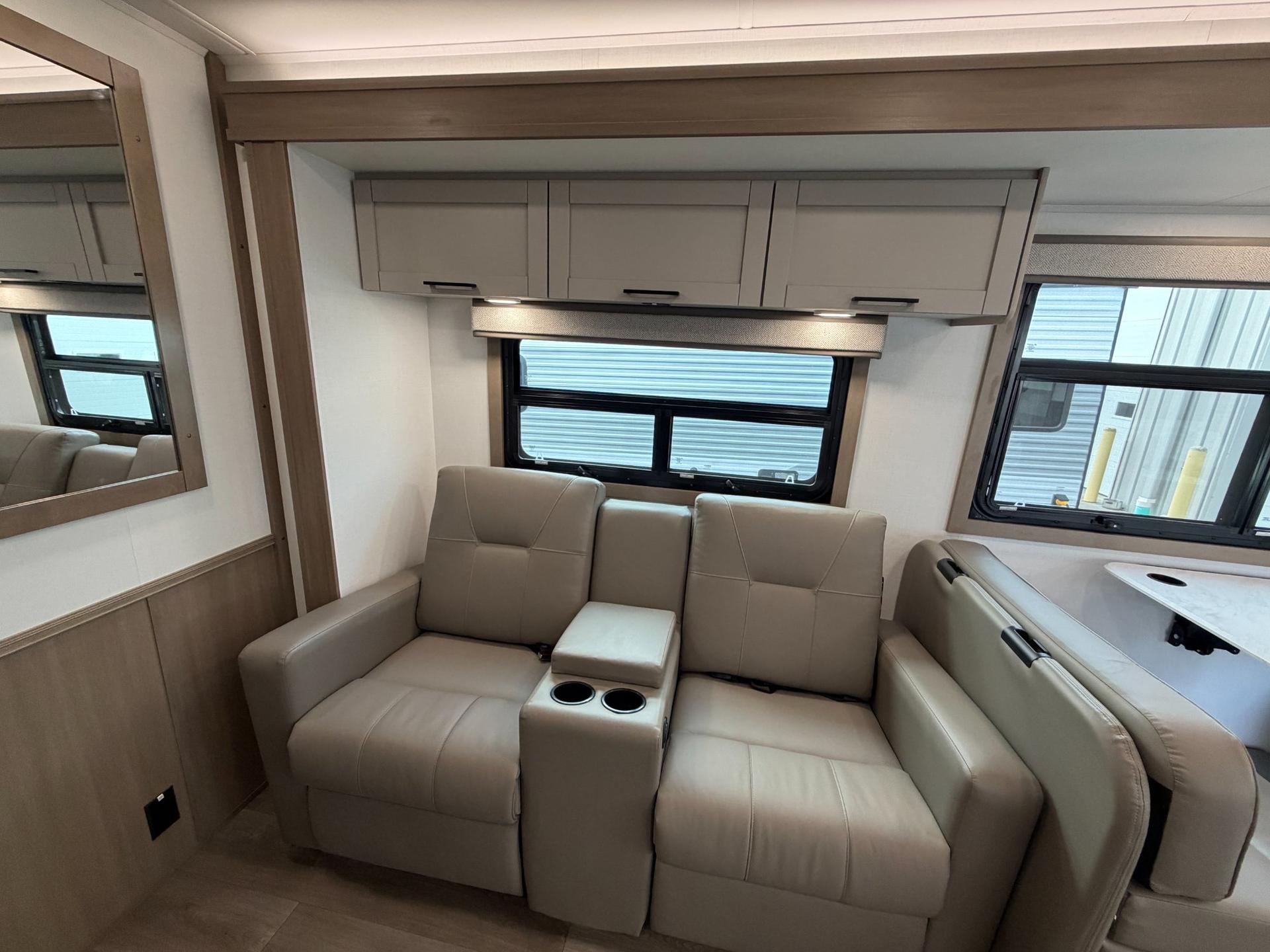 2027 Jayco 2027 Jayco Greyhawk - thumbnail 15