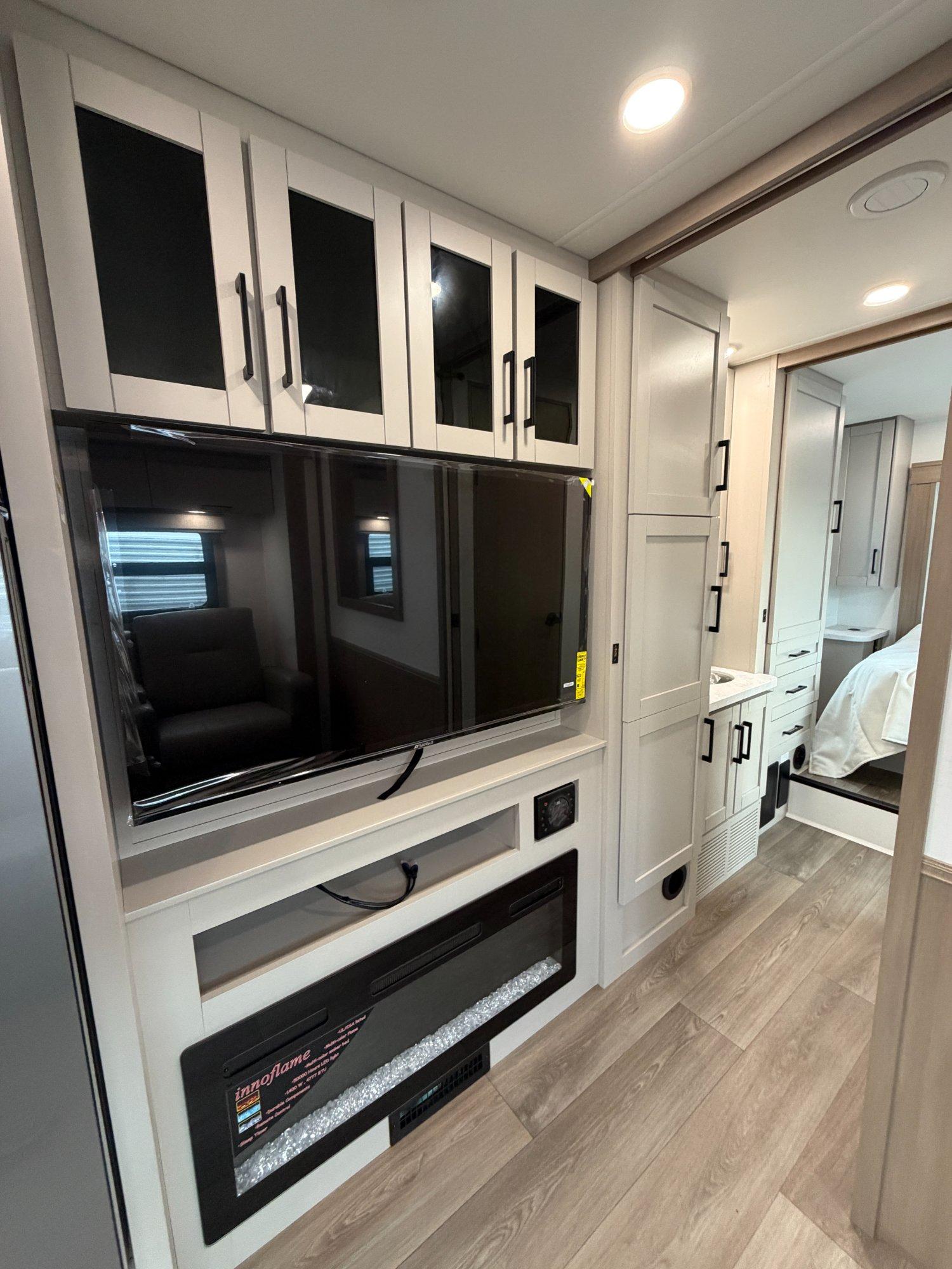 2027 Jayco 2027 Jayco Greyhawk - thumbnail 16