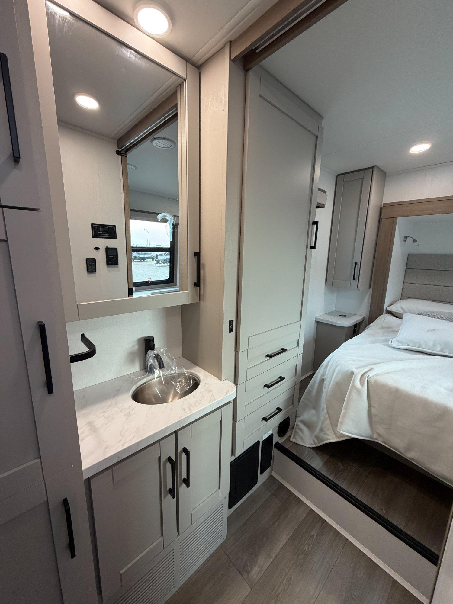 2027 Jayco 2027 Jayco Greyhawk - thumbnail 21