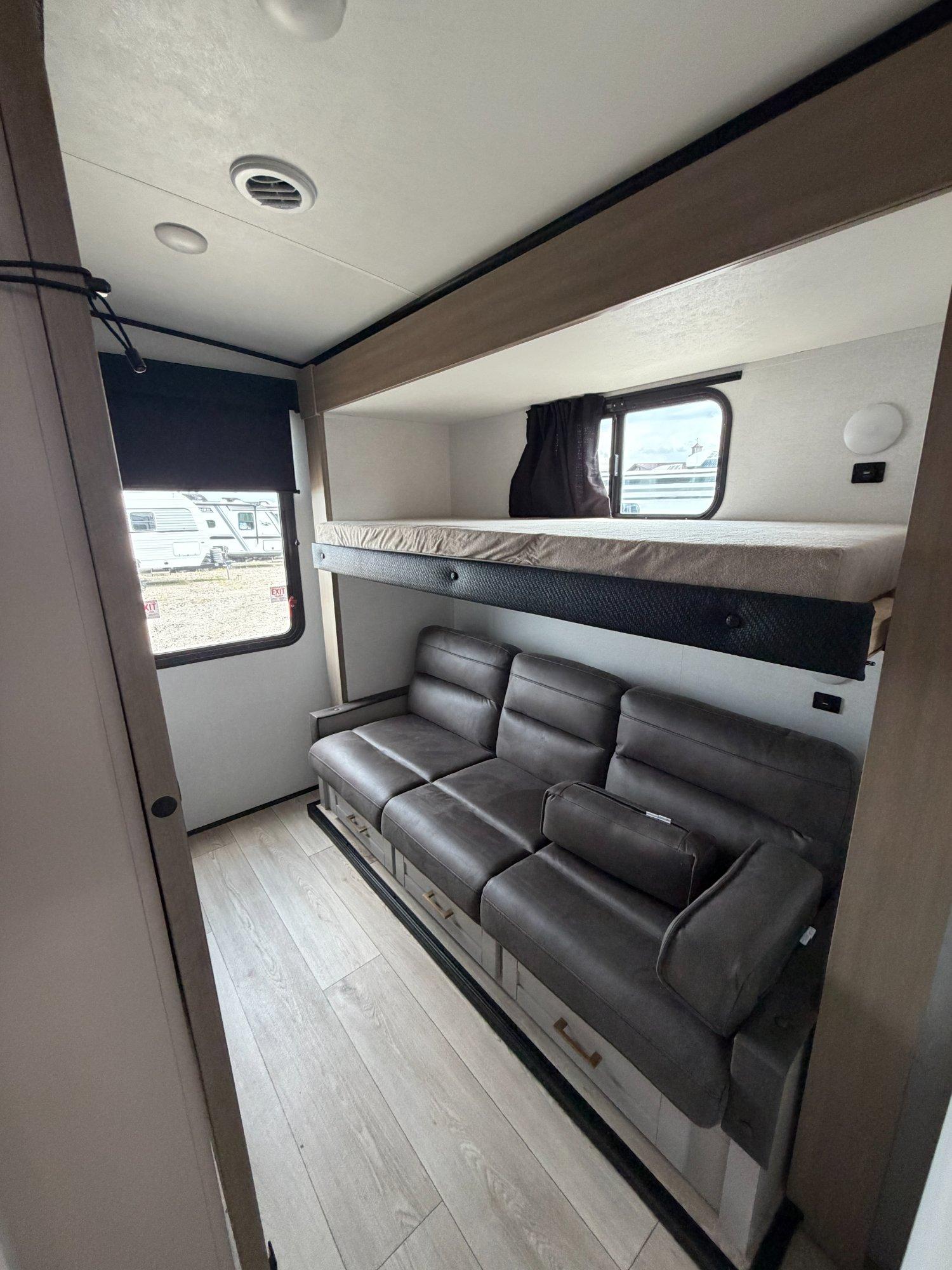 2027 Jayco 2027 Jayco Jay Feather - thumbnail 14