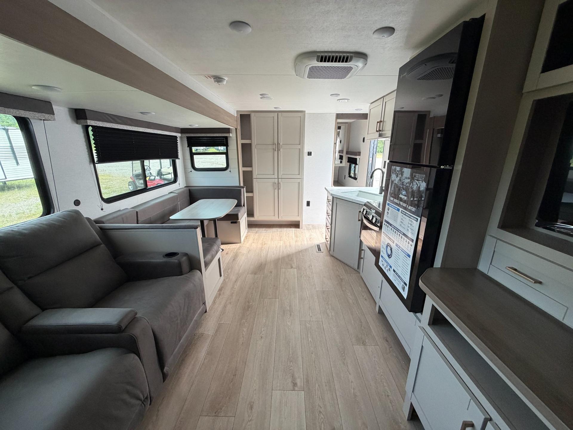 2027 Jayco 2027 Jayco Jay Flight - thumbnail 9