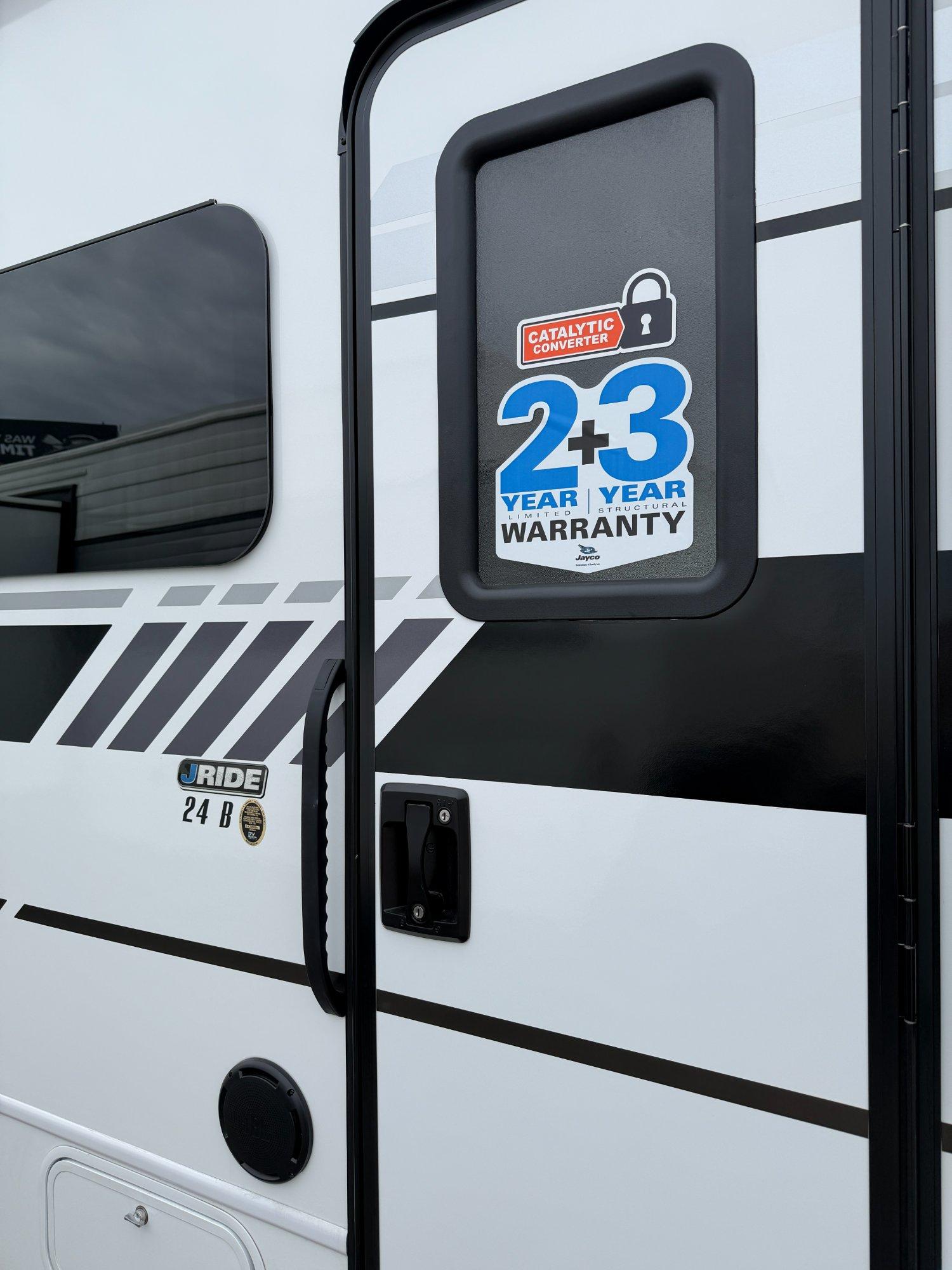 2027 Jayco 2027 Jayco Redhawk - thumbnail 3