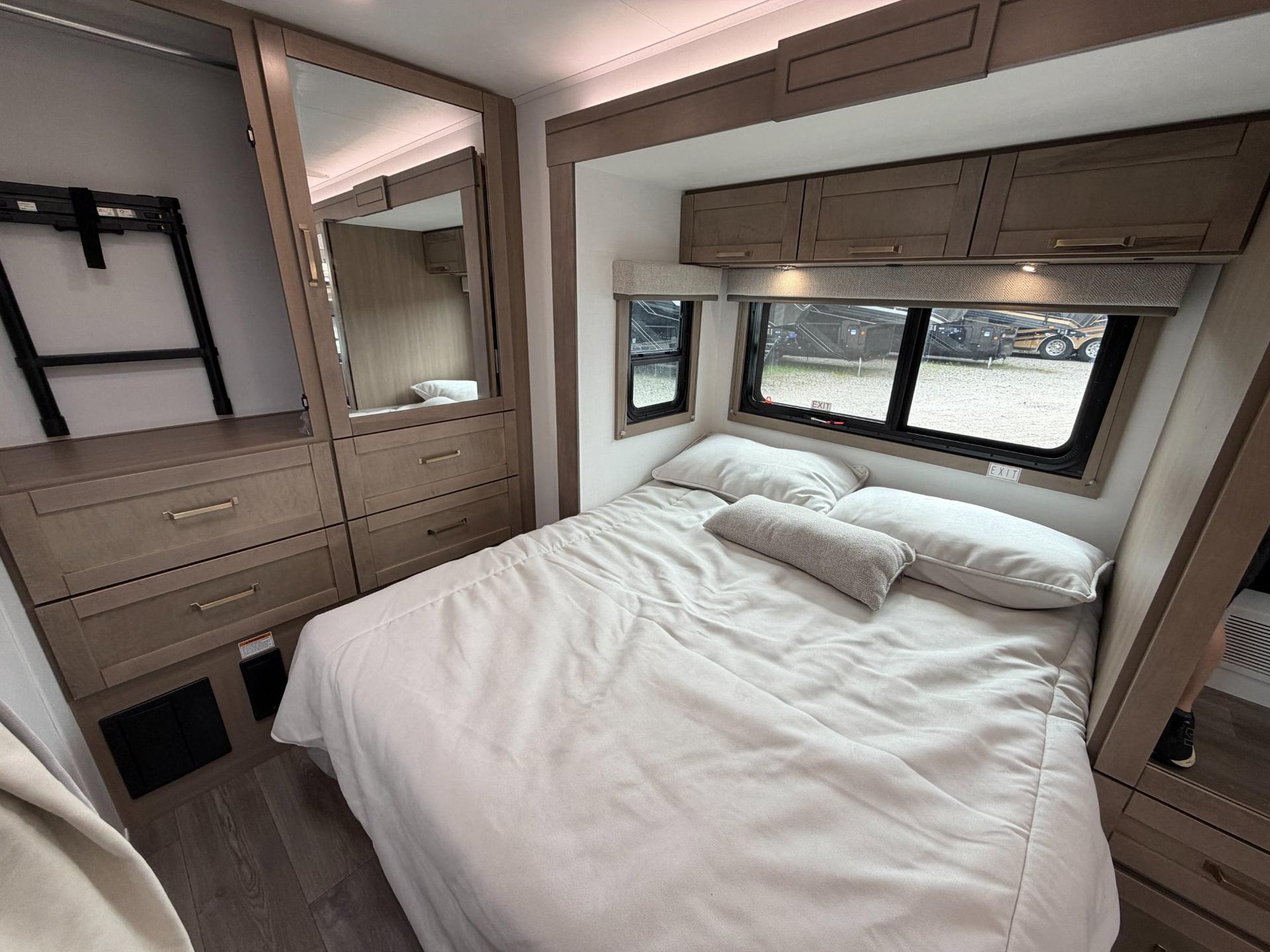 2027 Jayco 2027 Jayco Redhawk - thumbnail 13