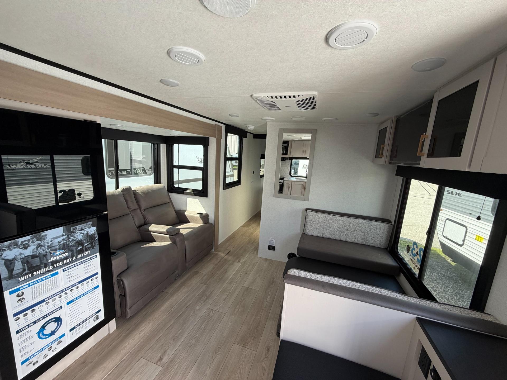 2027 Jayco 2027 Jayco Jay Feather - thumbnail 8