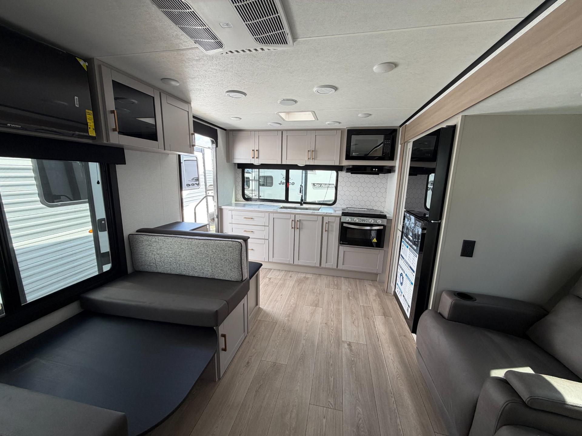 2027 Jayco 2027 Jayco Jay Feather - thumbnail 9