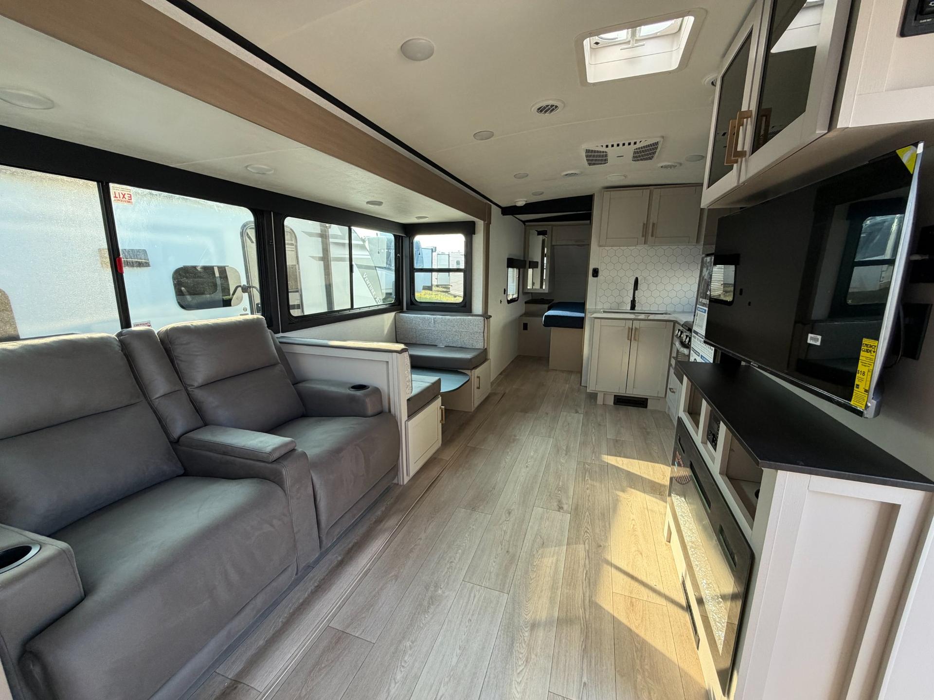 2027 Jayco 2027 Jayco Jay Feather - thumbnail 7