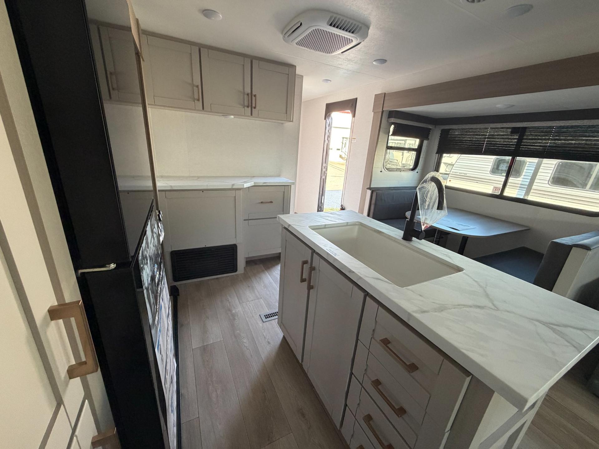 2027 Jayco 2027 Jayco Jay Flight - thumbnail 16