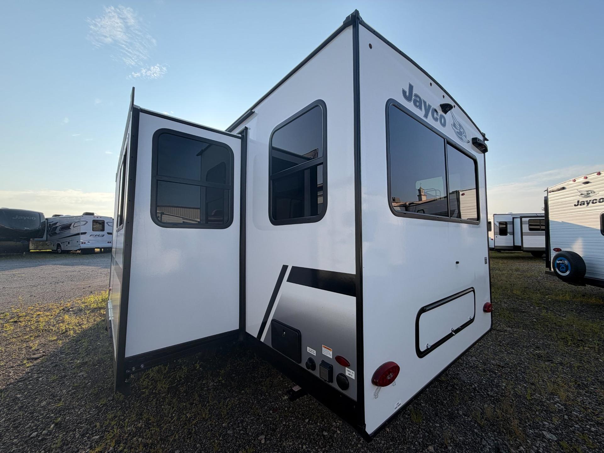 2027 Jayco 2027 Jayco Jay Feather SL - thumbnail 5