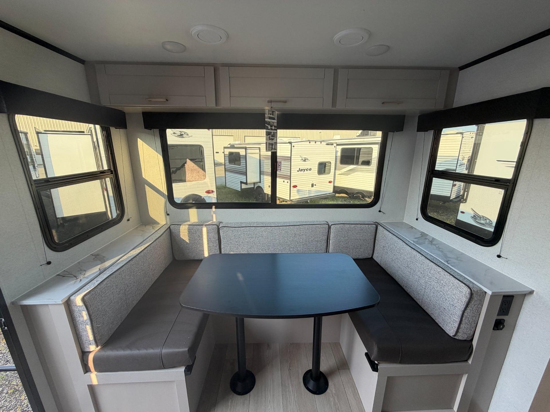 2027 Jayco 2027 Jayco Jay Feather SL - thumbnail 9