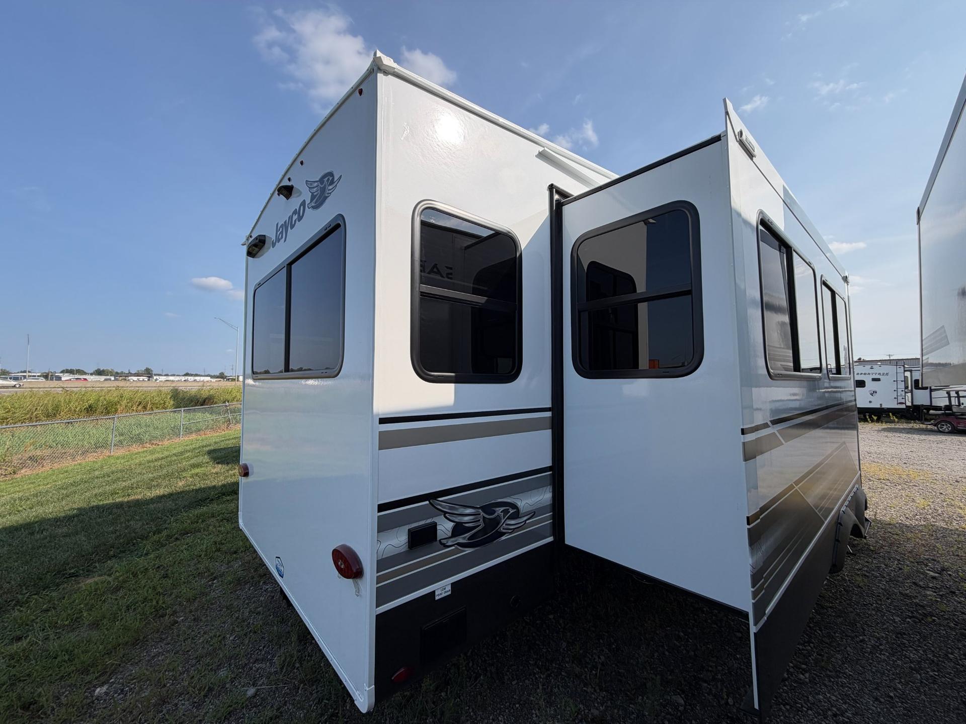 2027 Jayco 2027 Jayco Eagle SLE - thumbnail 4