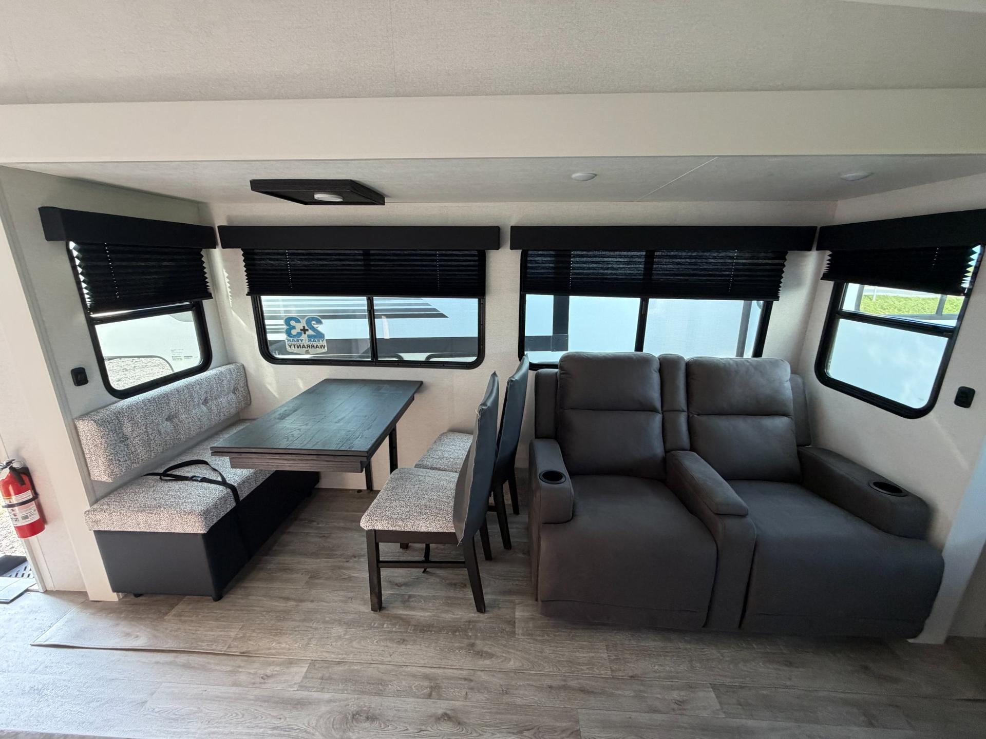2027 Jayco 2027 Jayco Eagle SLE - thumbnail 9