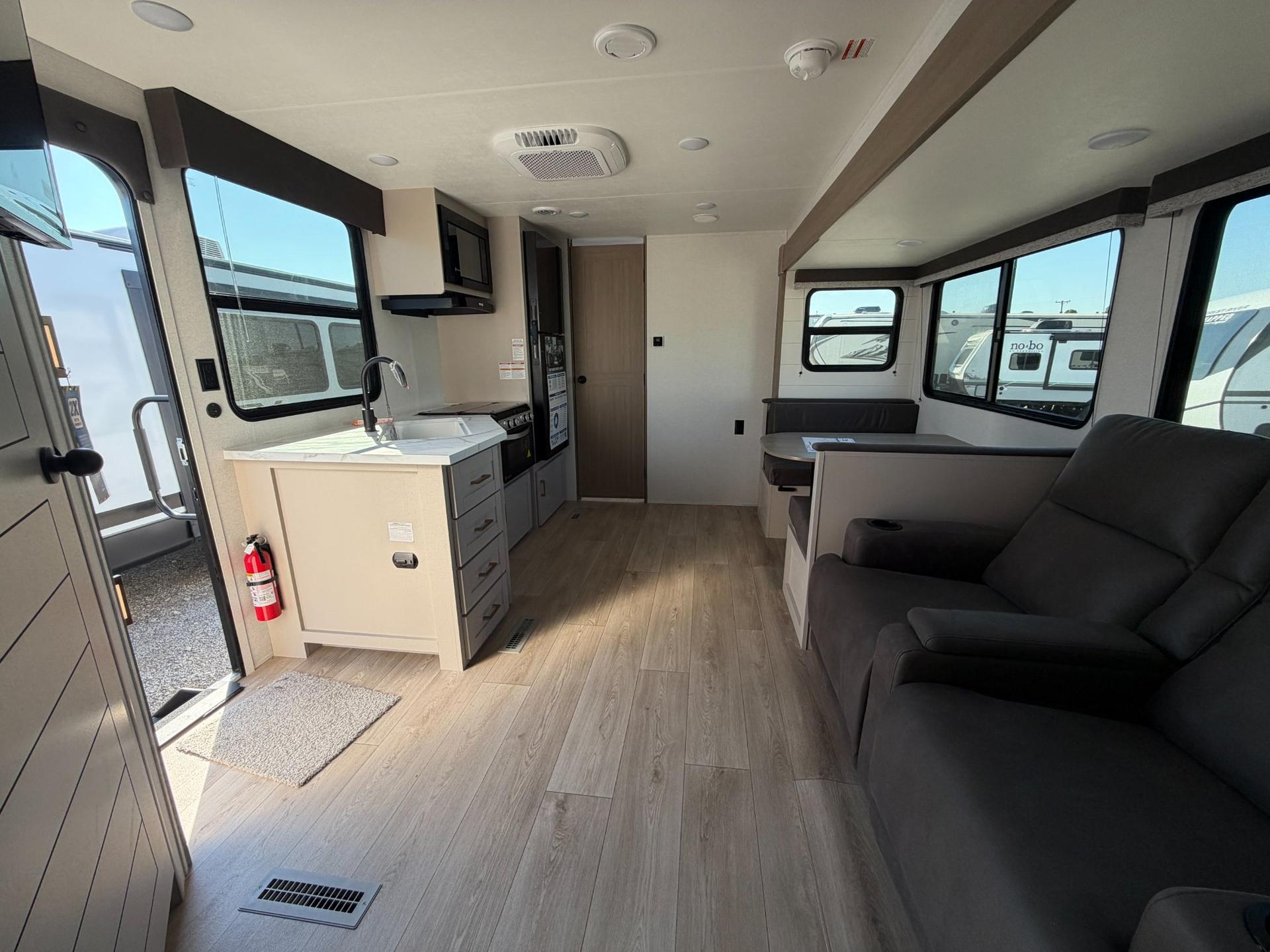 2027 Jayco 2027 Jayco Jay Flight - thumbnail 7