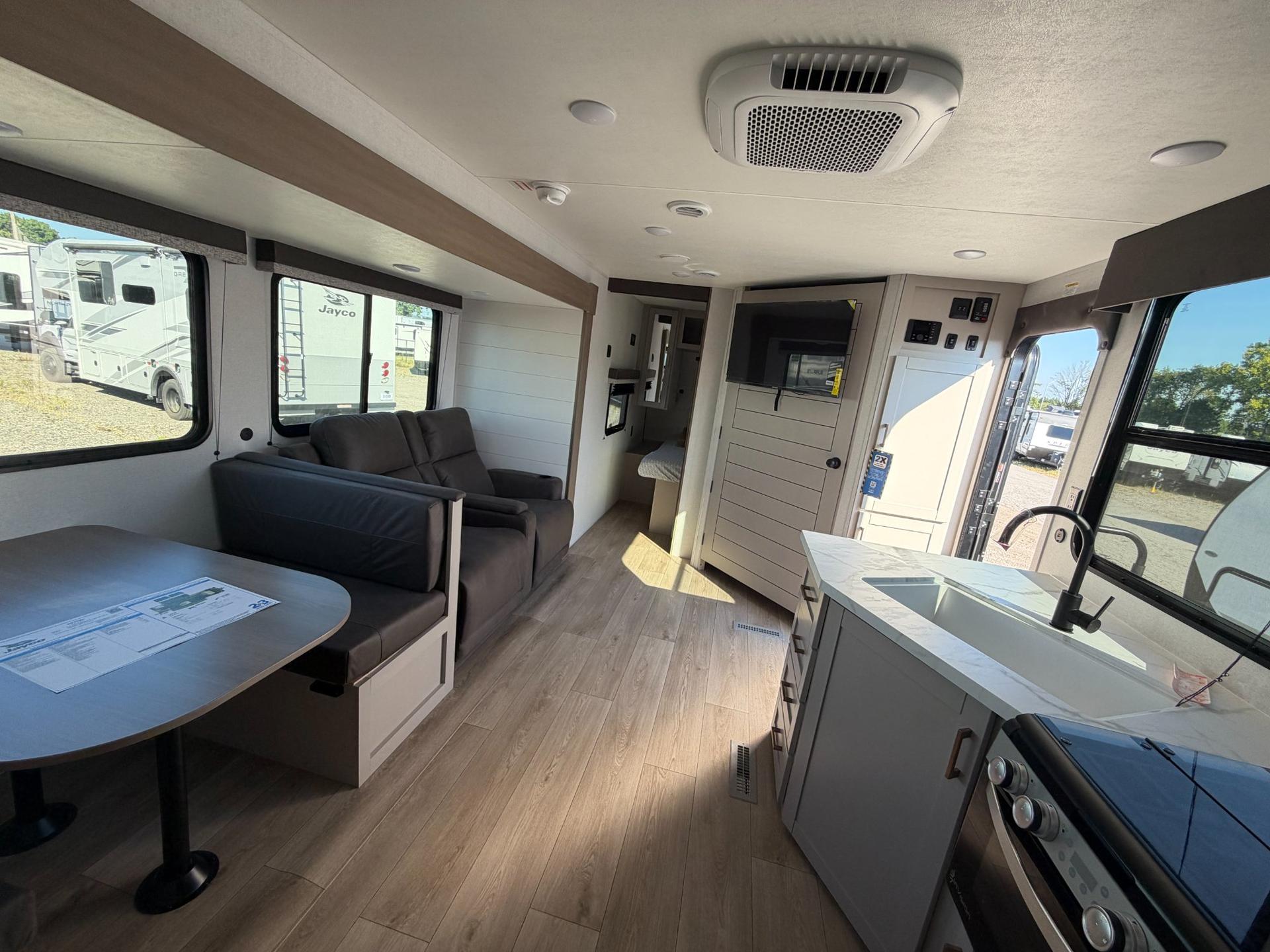 2027 Jayco 2027 Jayco Jay Flight - thumbnail 8