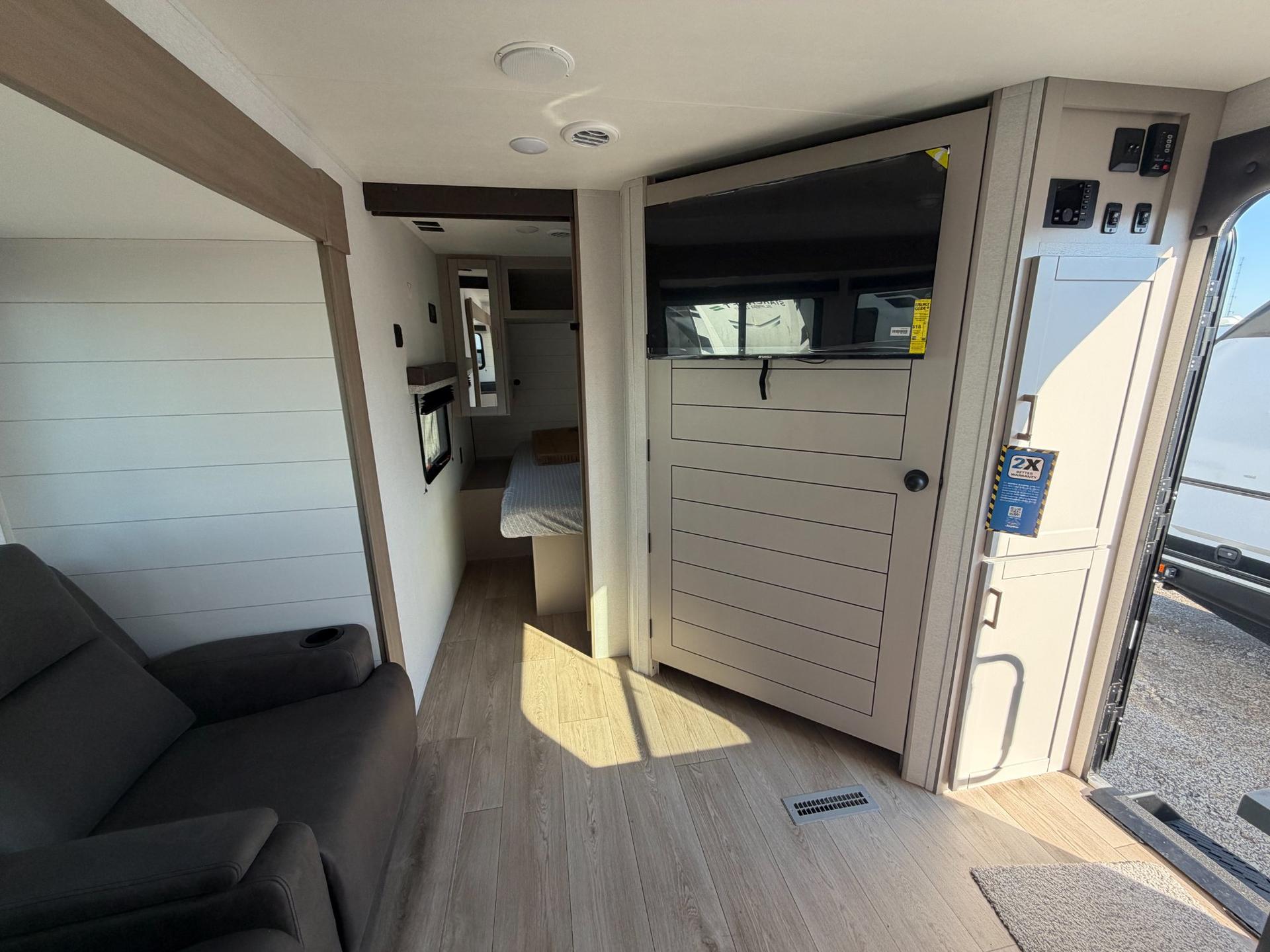 2027 Jayco 2027 Jayco Jay Flight - thumbnail 11