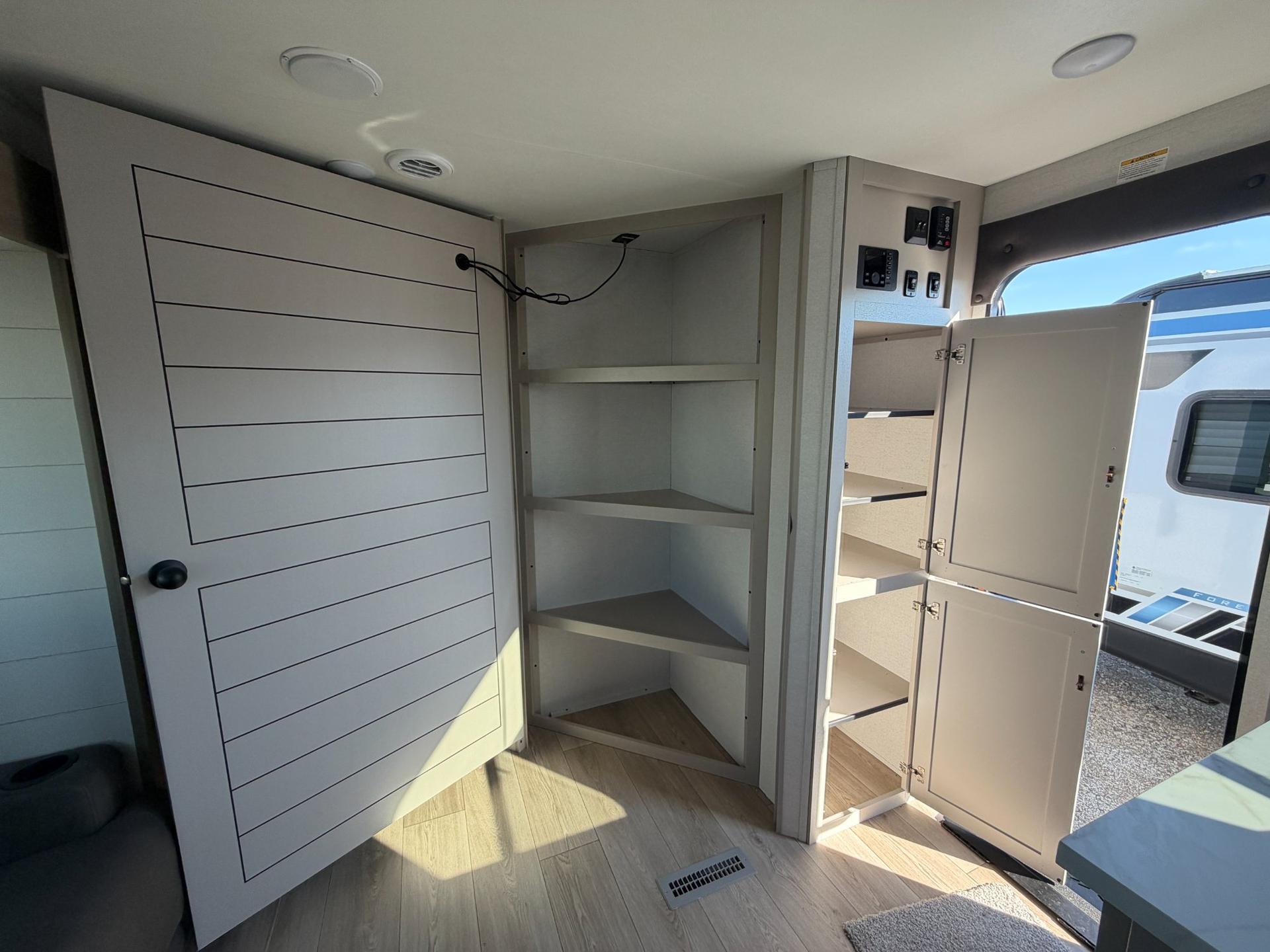 2027 Jayco 2027 Jayco Jay Flight - thumbnail 12
