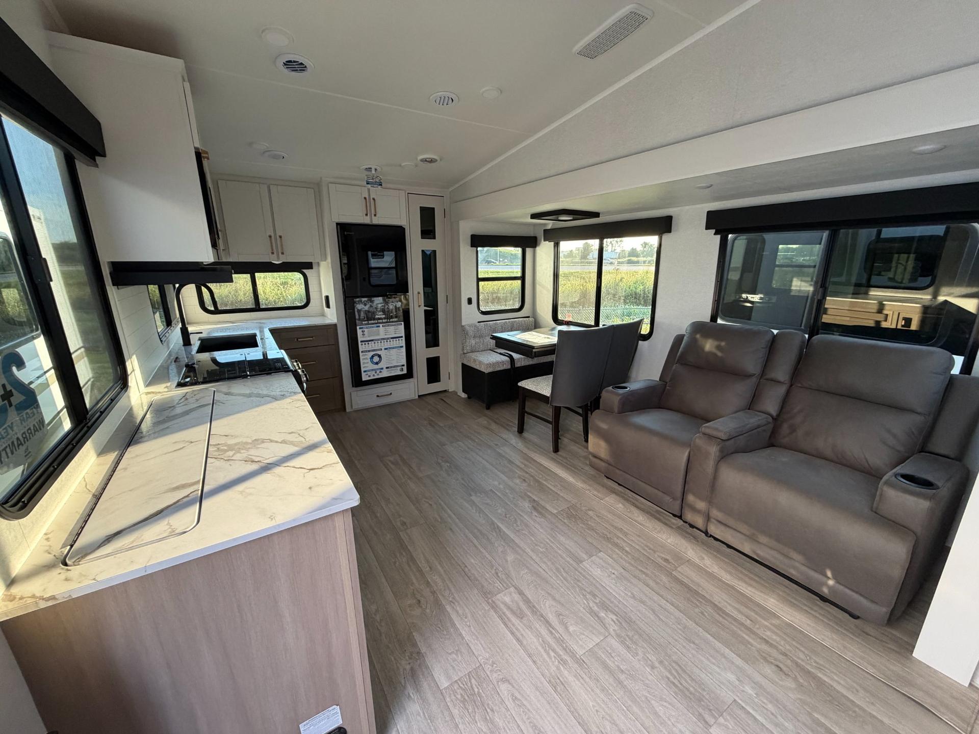 2027 Jayco 2027 Jayco Eagle SLE - thumbnail 8