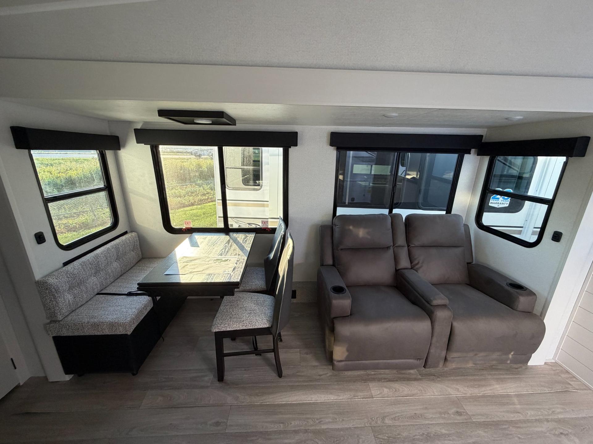 2027 Jayco 2027 Jayco Eagle SLE - thumbnail 10