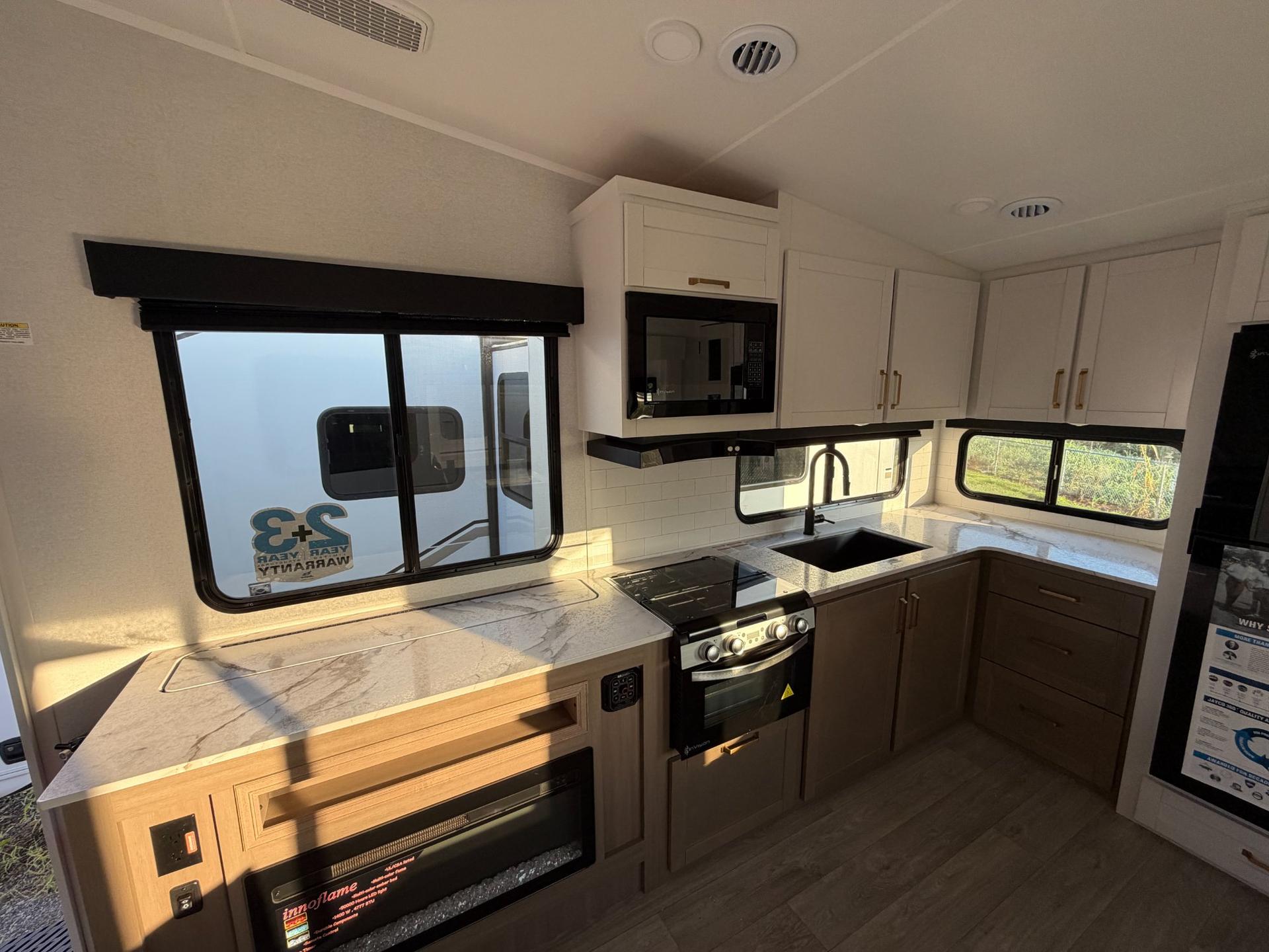 2027 Jayco 2027 Jayco Eagle SLE - thumbnail 11