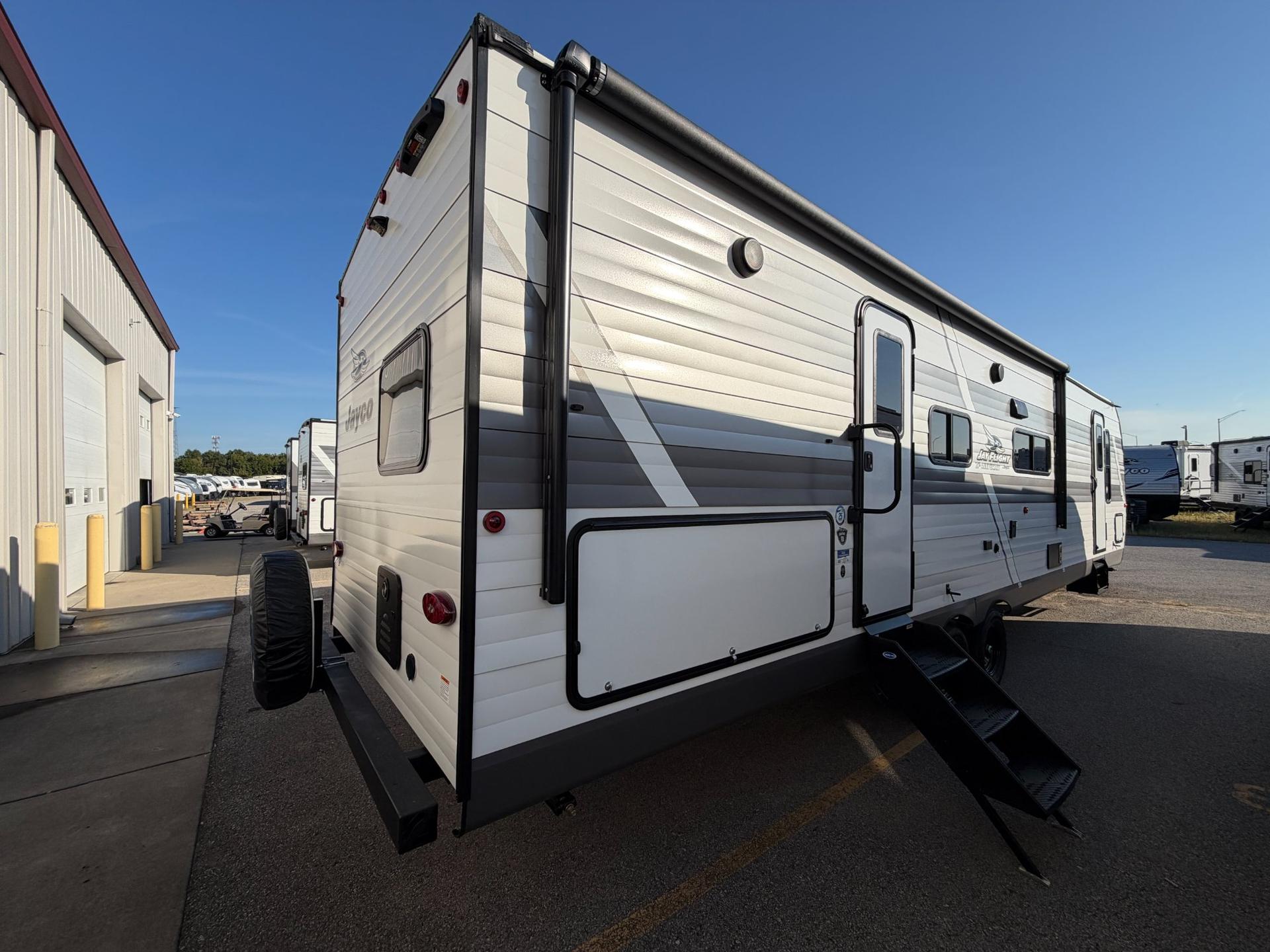 2027 Jayco 2027 Jayco Jay Flight - thumbnail 3
