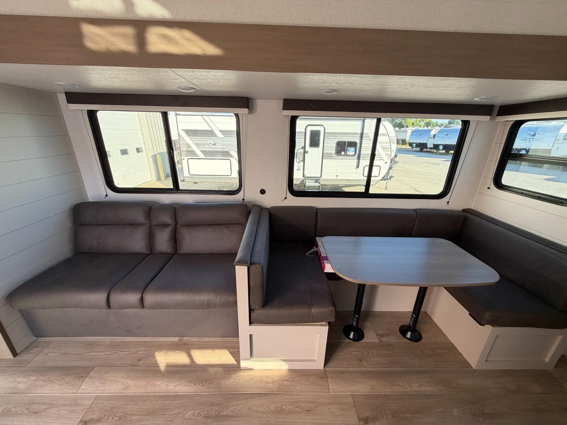 2027 Jayco 2027 Jayco Jay Flight - thumbnail 9