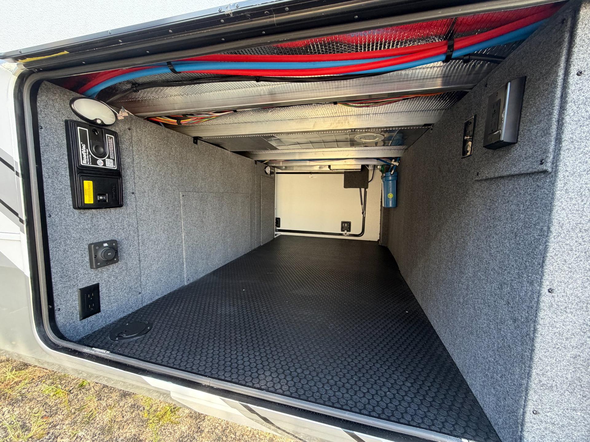 2027 Jayco 2027 Jayco Pinnacle - thumbnail 3