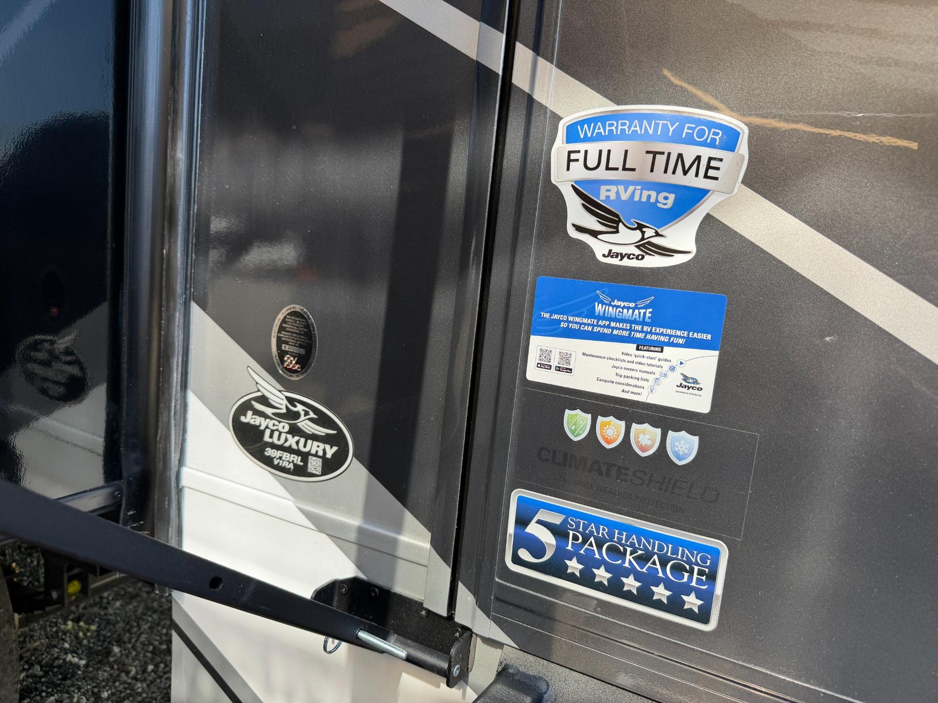 2027 Jayco 2027 Jayco Pinnacle - thumbnail 4