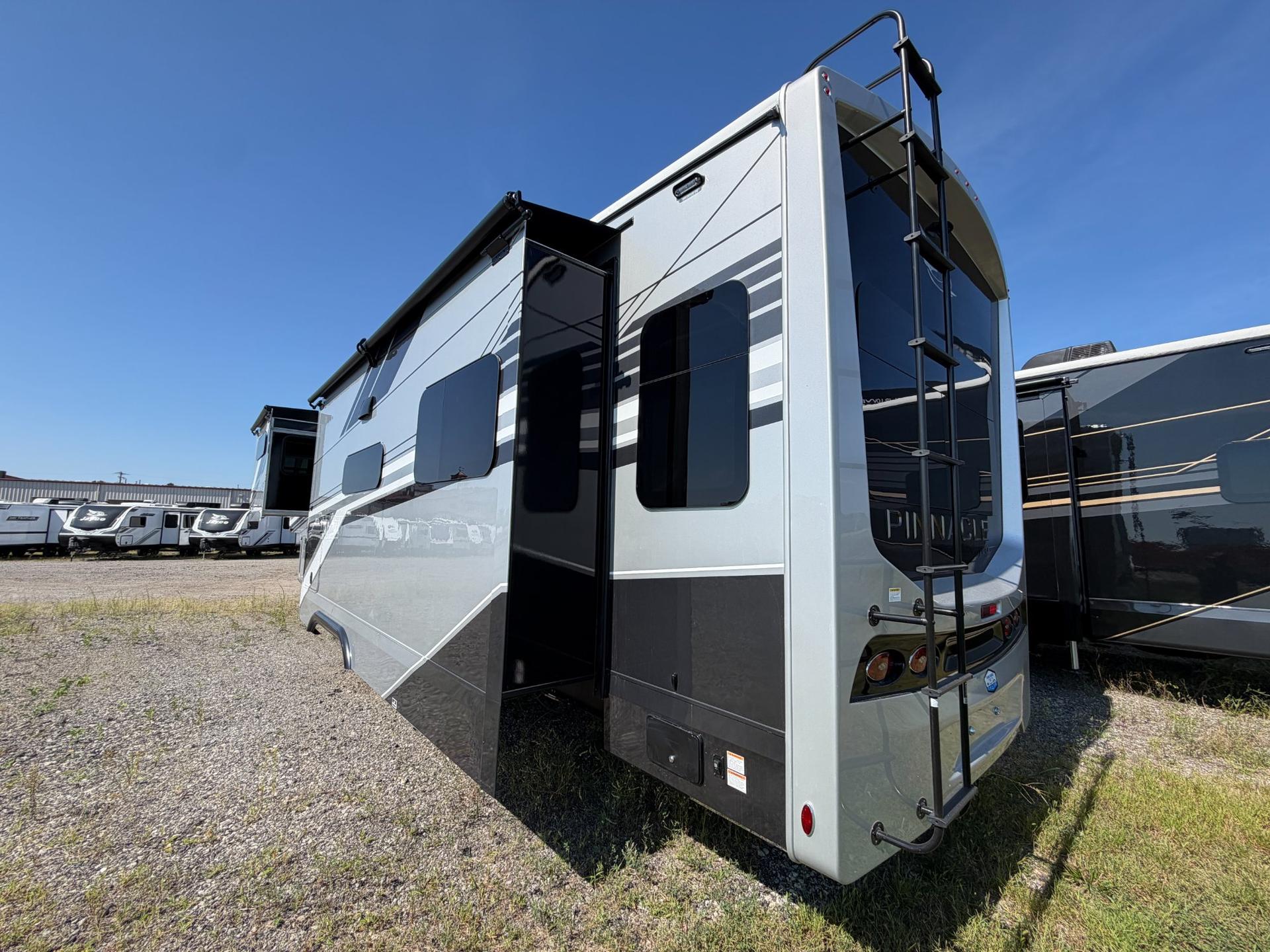 2027 Jayco 2027 Jayco Pinnacle - thumbnail 7