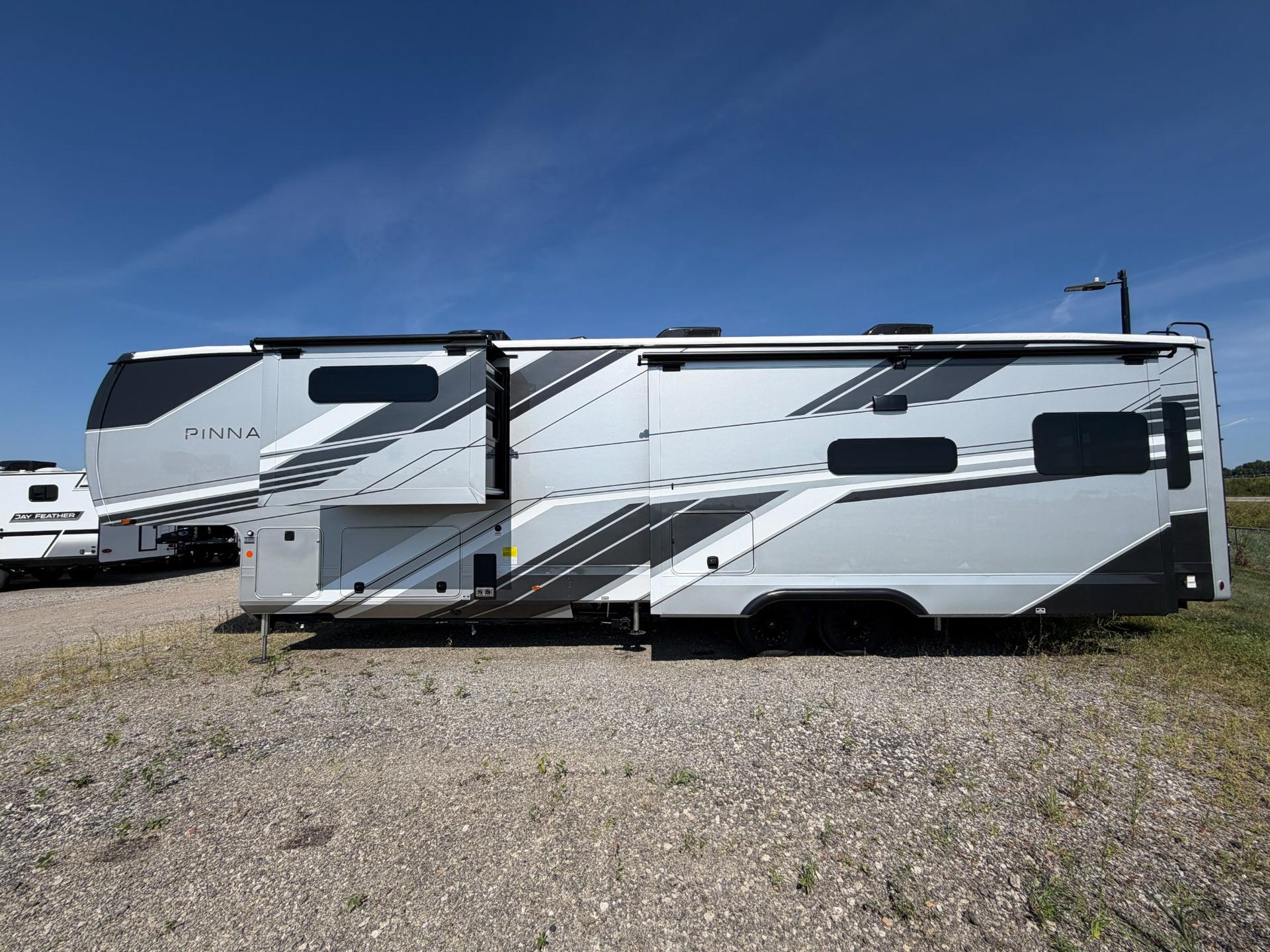 2027 Jayco 2027 Jayco Pinnacle - thumbnail 8