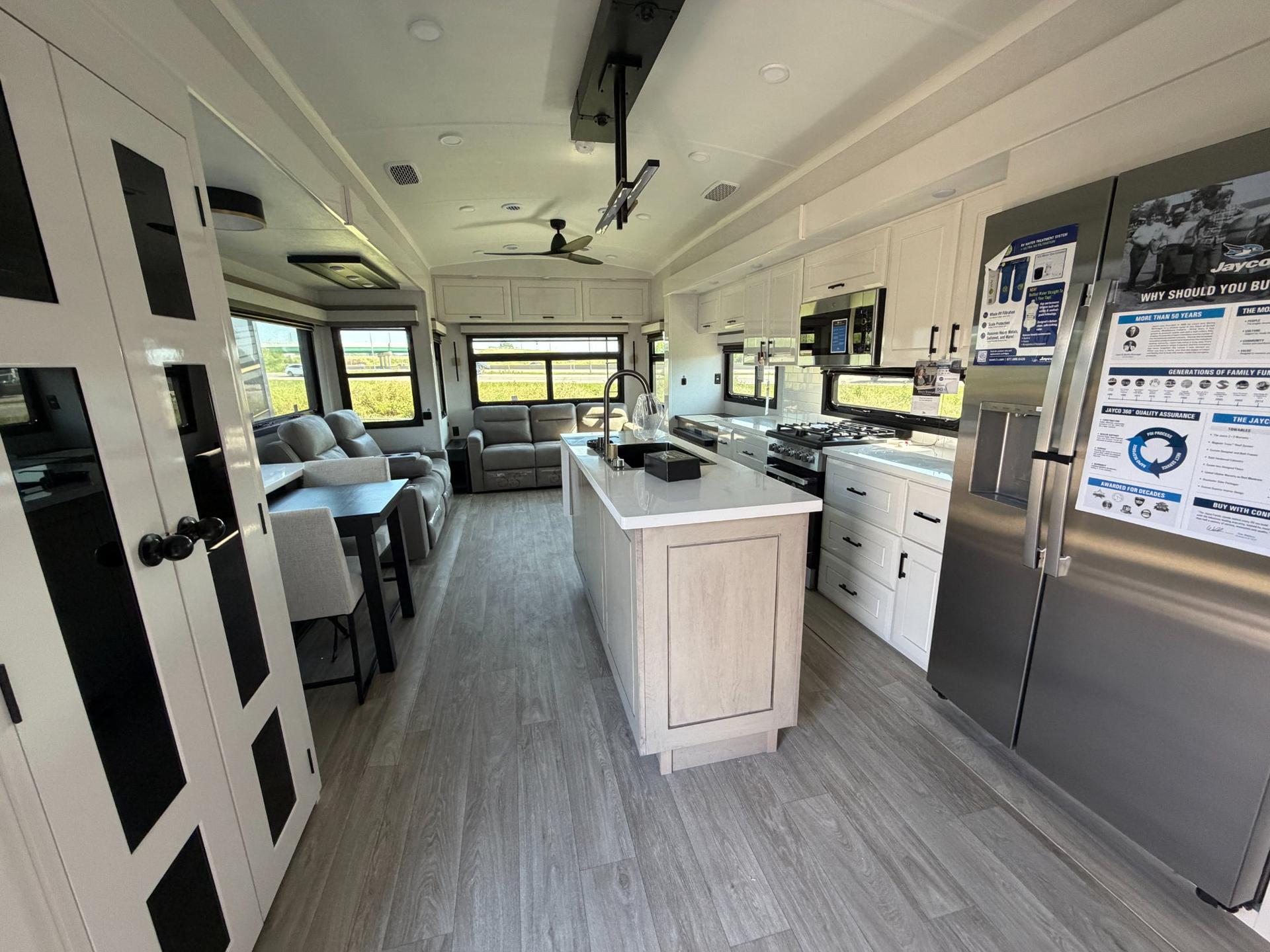 2027 Jayco 2027 Jayco Pinnacle - thumbnail 10