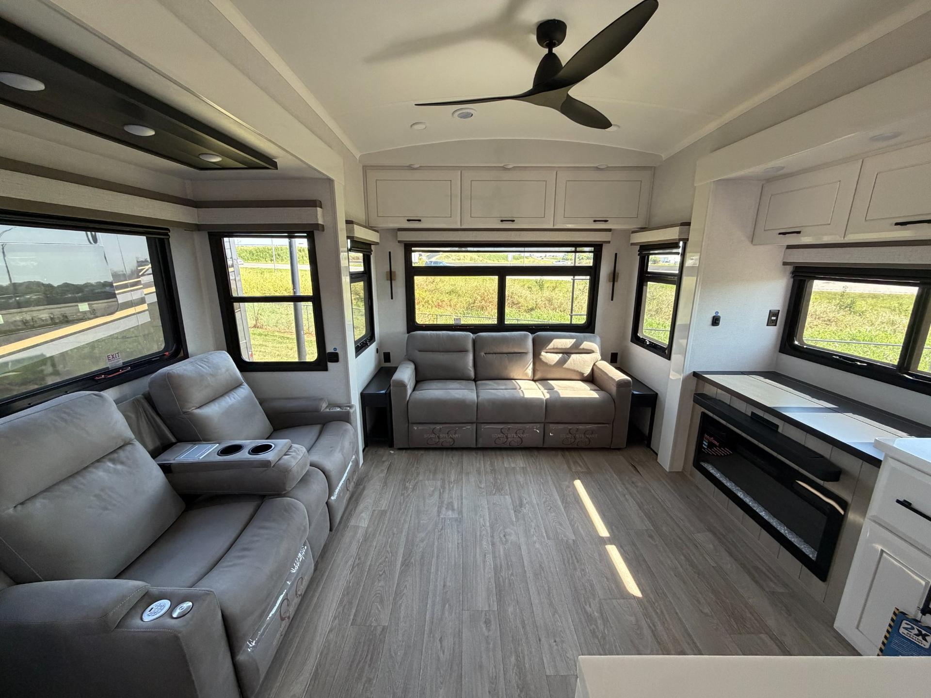 2027 Jayco 2027 Jayco Pinnacle - thumbnail 11