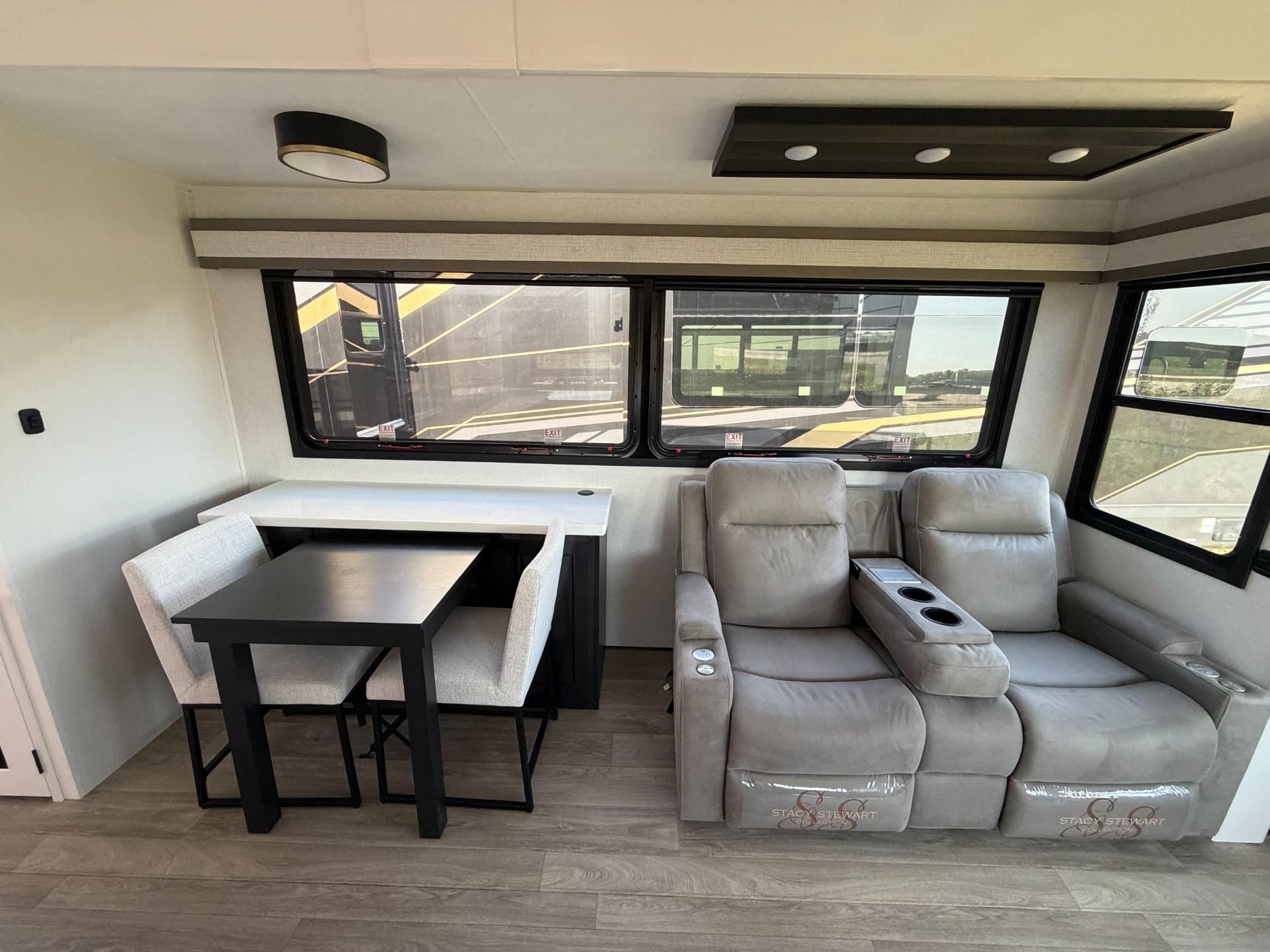 2027 Jayco 2027 Jayco Pinnacle - thumbnail 13