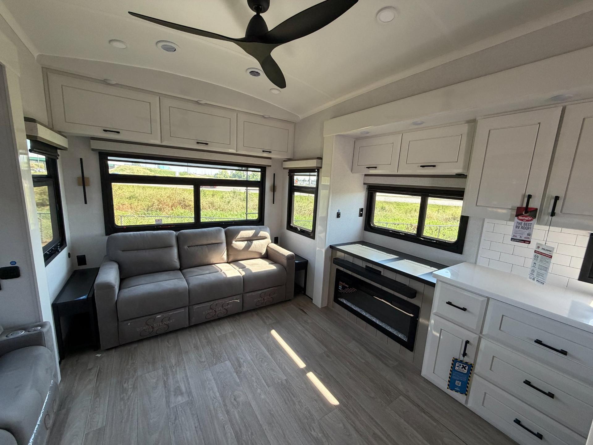 2027 Jayco 2027 Jayco Pinnacle - thumbnail 15