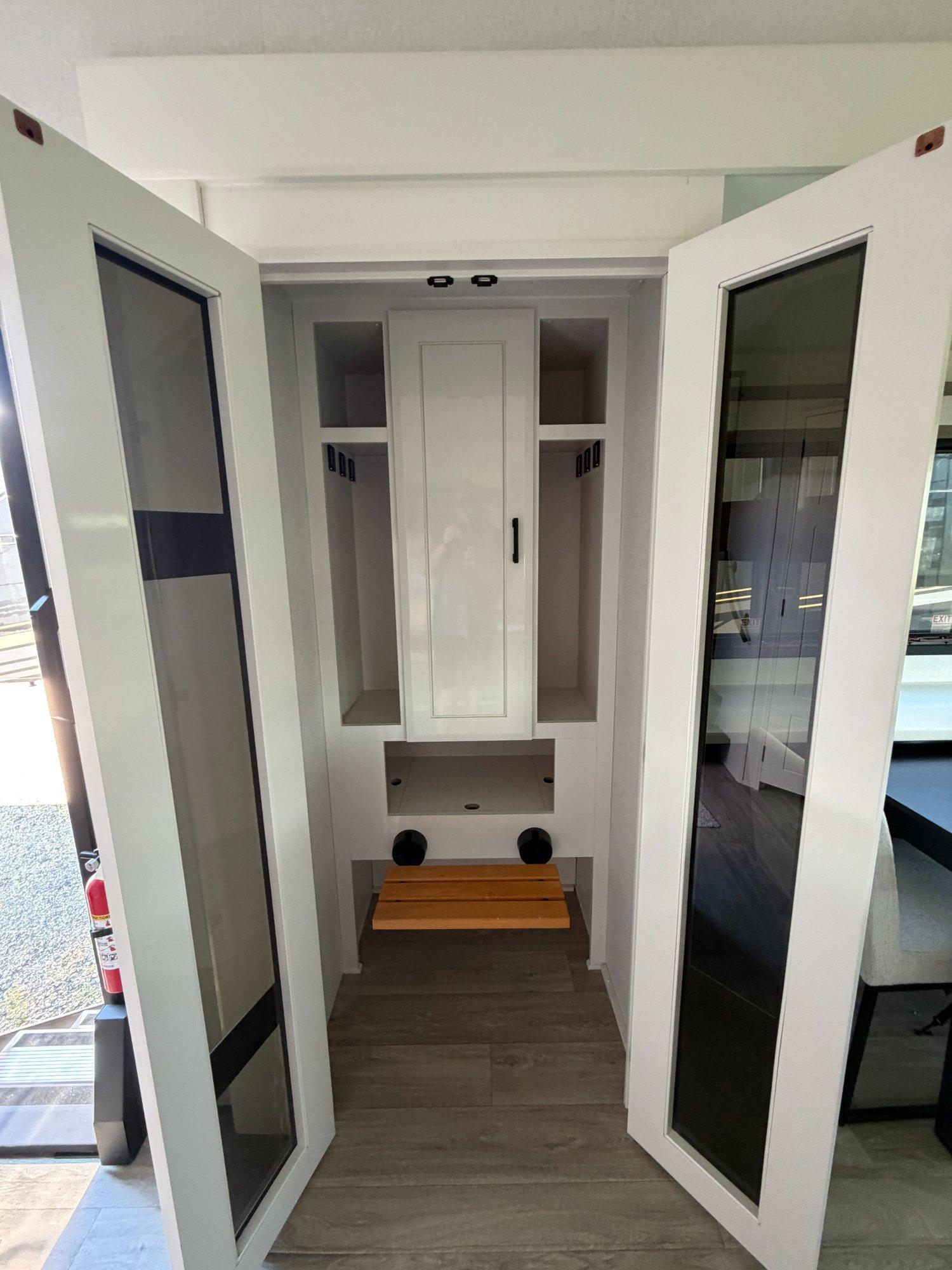 2027 Jayco 2027 Jayco Pinnacle - thumbnail 17