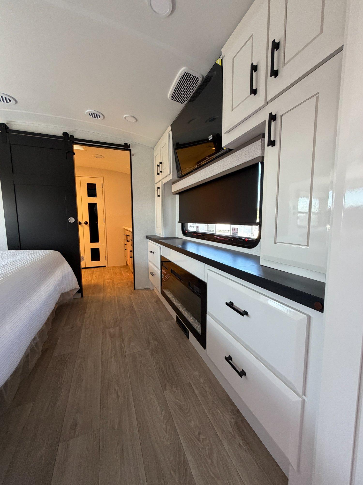 2027 Jayco 2027 Jayco Pinnacle - thumbnail 22