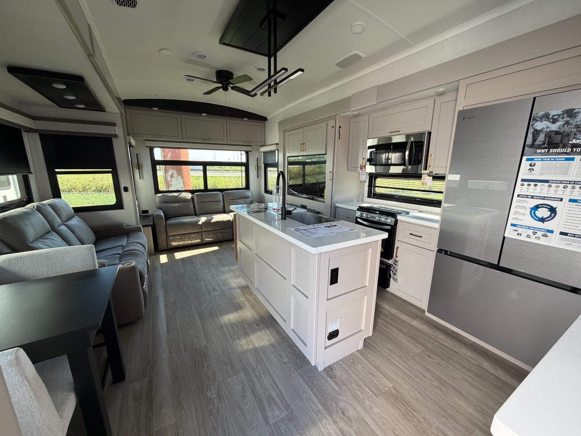 2027 Jayco 2027 Jayco North Point - thumbnail 7