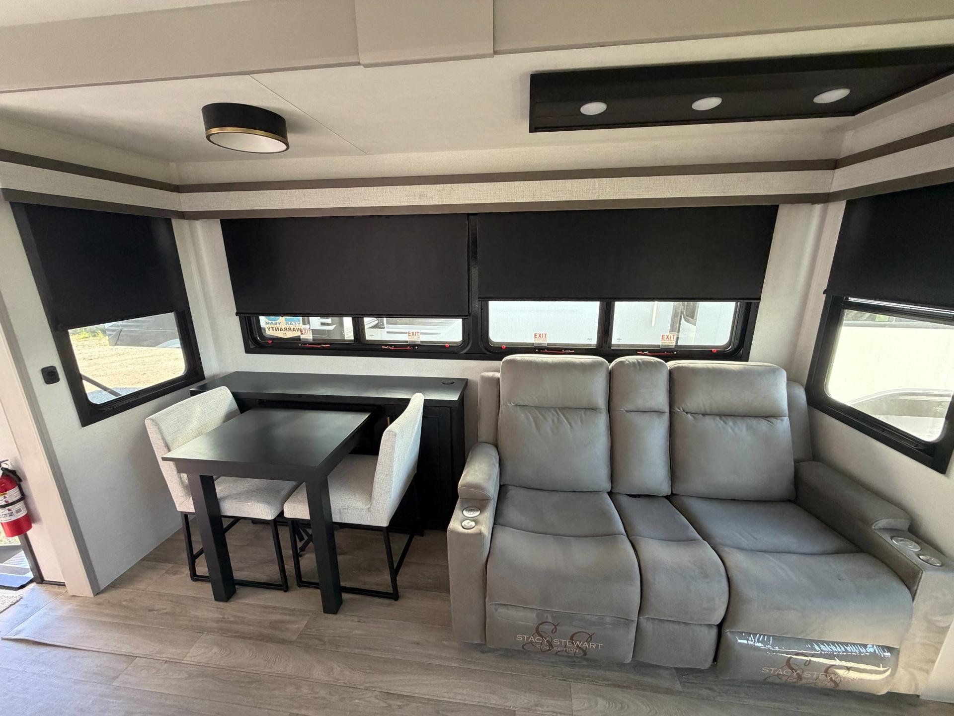 2027 Jayco 2027 Jayco North Point - thumbnail 10