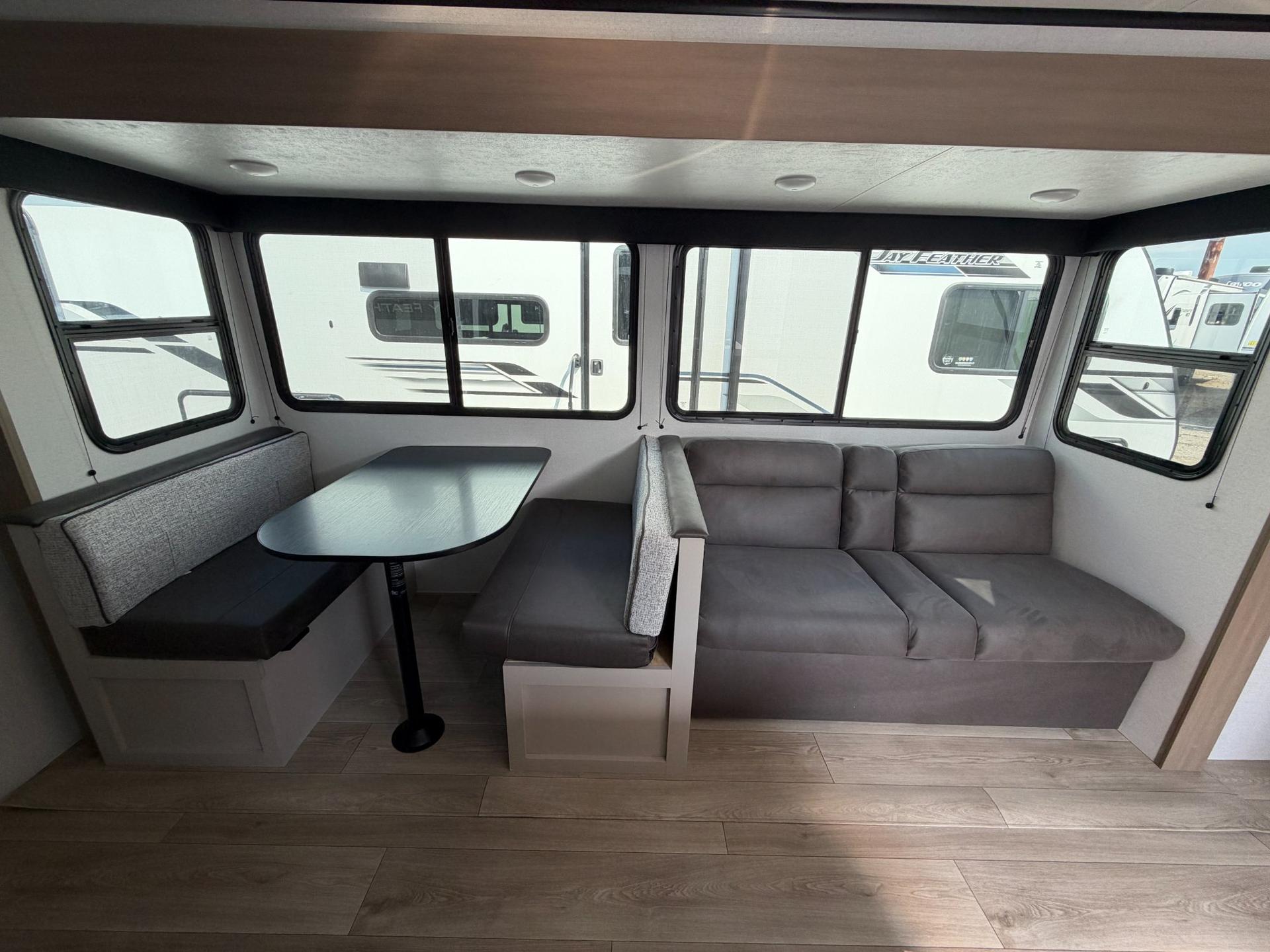 2027 Jayco 2027 Jayco Jay Feather SL - thumbnail 10
